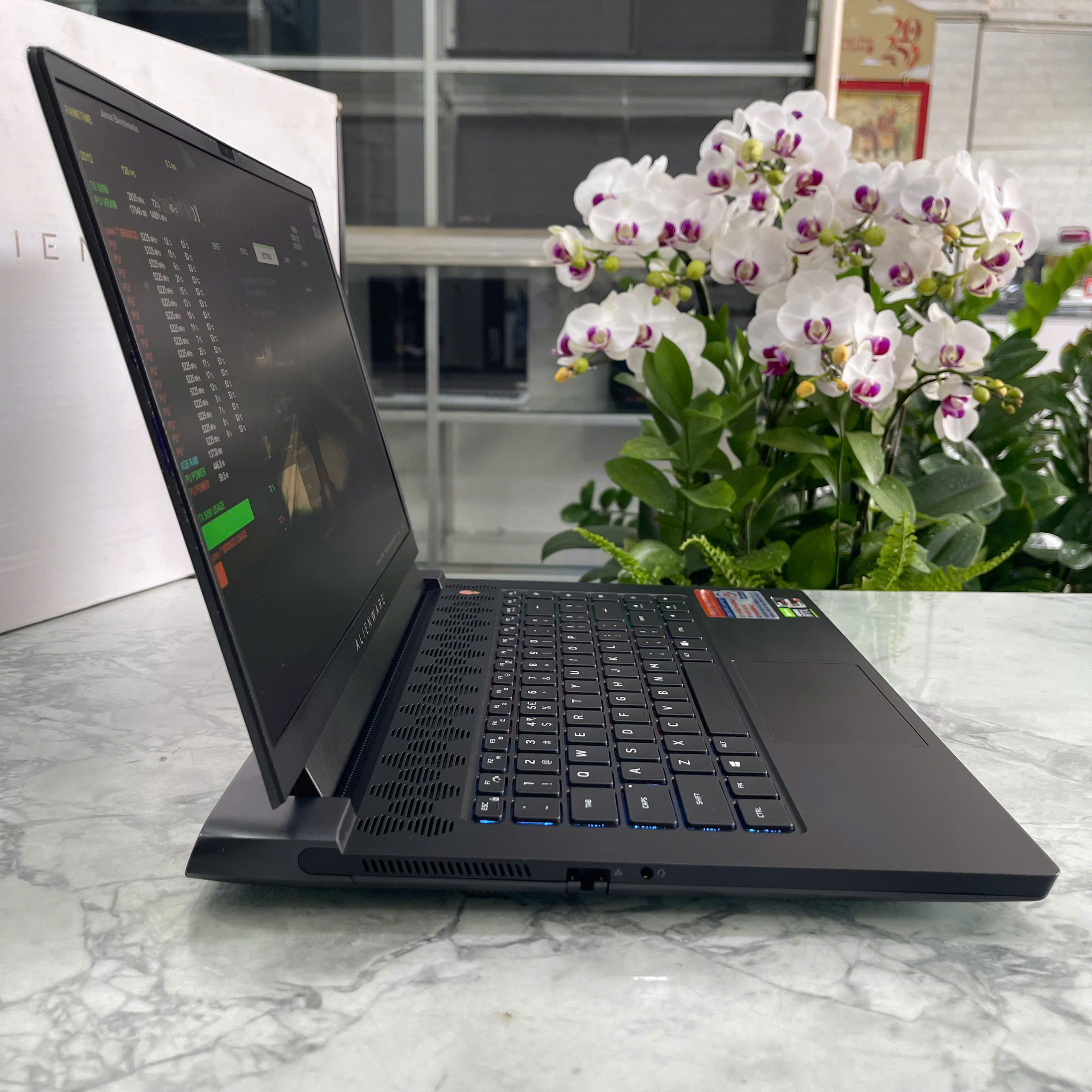 Dell Alienware M15 Ryzen Edition R5 Máy LikeNew Ryzen 7-5800H RAM 16GB SSD 512GB RTX 3060 6GB Màn Hình : 15.6 Inch FHD 165Hz 100% sRGB