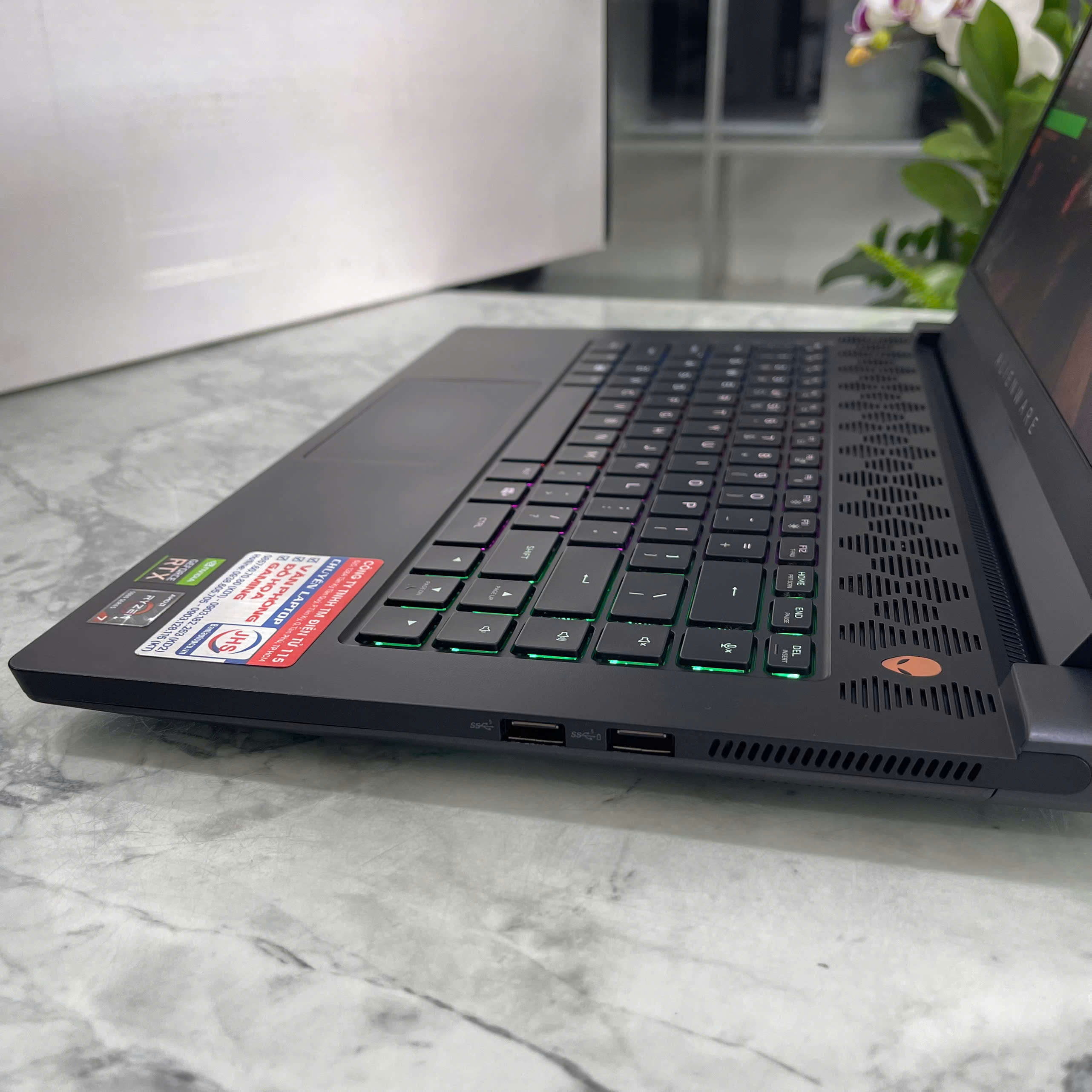 Dell Alienware M15 Ryzen Edition R5 Máy LikeNew Ryzen 7-5800H RAM 16GB SSD 512GB RTX 3060 6GB Màn Hình : 15.6 Inch FHD 165Hz 100% sRGB