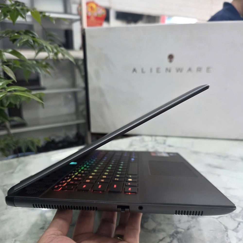 Dell Alienware M16 R2 (2024) CORE ULTRA 7 155H RAM 16GB SSD 1TB RTX 4070 8GB MÀN HÌNH : 16Inch QHD+
