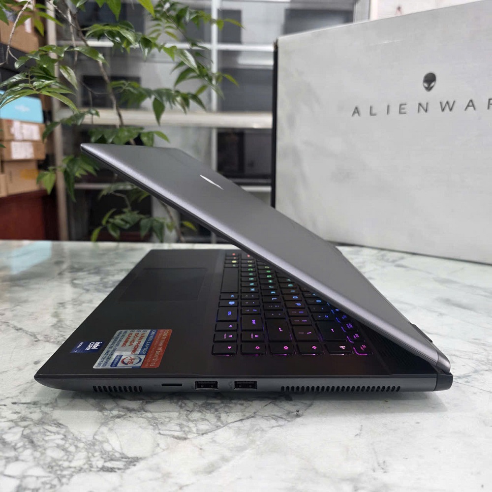 Dell Alienware M16 R2 (2024) CORE ULTRA 7 155H RAM 16GB SSD 1TB RTX 4070 8GB MÀN HÌNH : 16Inch QHD+
