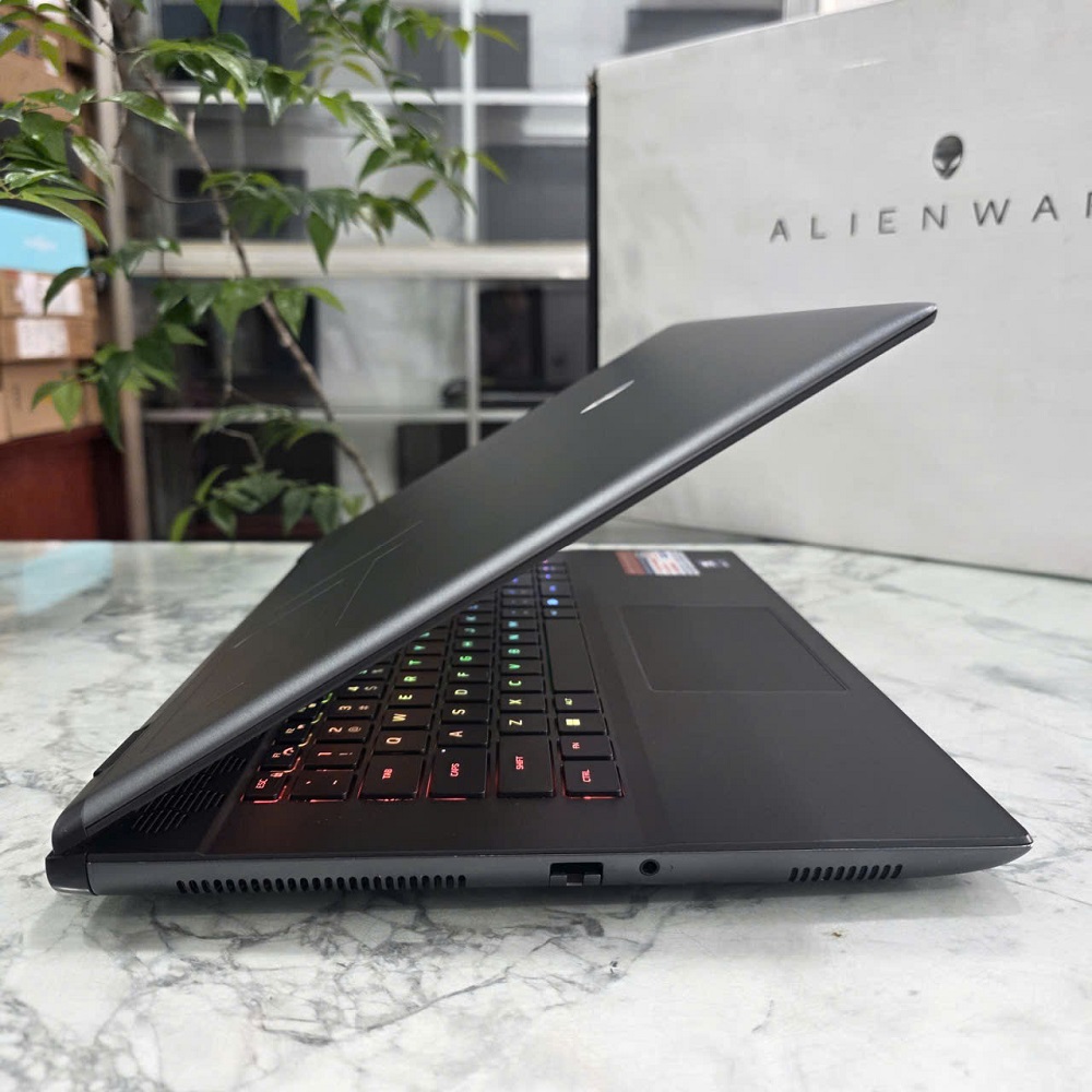 Dell Alienware M16 R2 (2024) CORE ULTRA 7 155H RAM 16GB SSD 1TB RTX 4070 8GB MÀN HÌNH : 16Inch QHD+