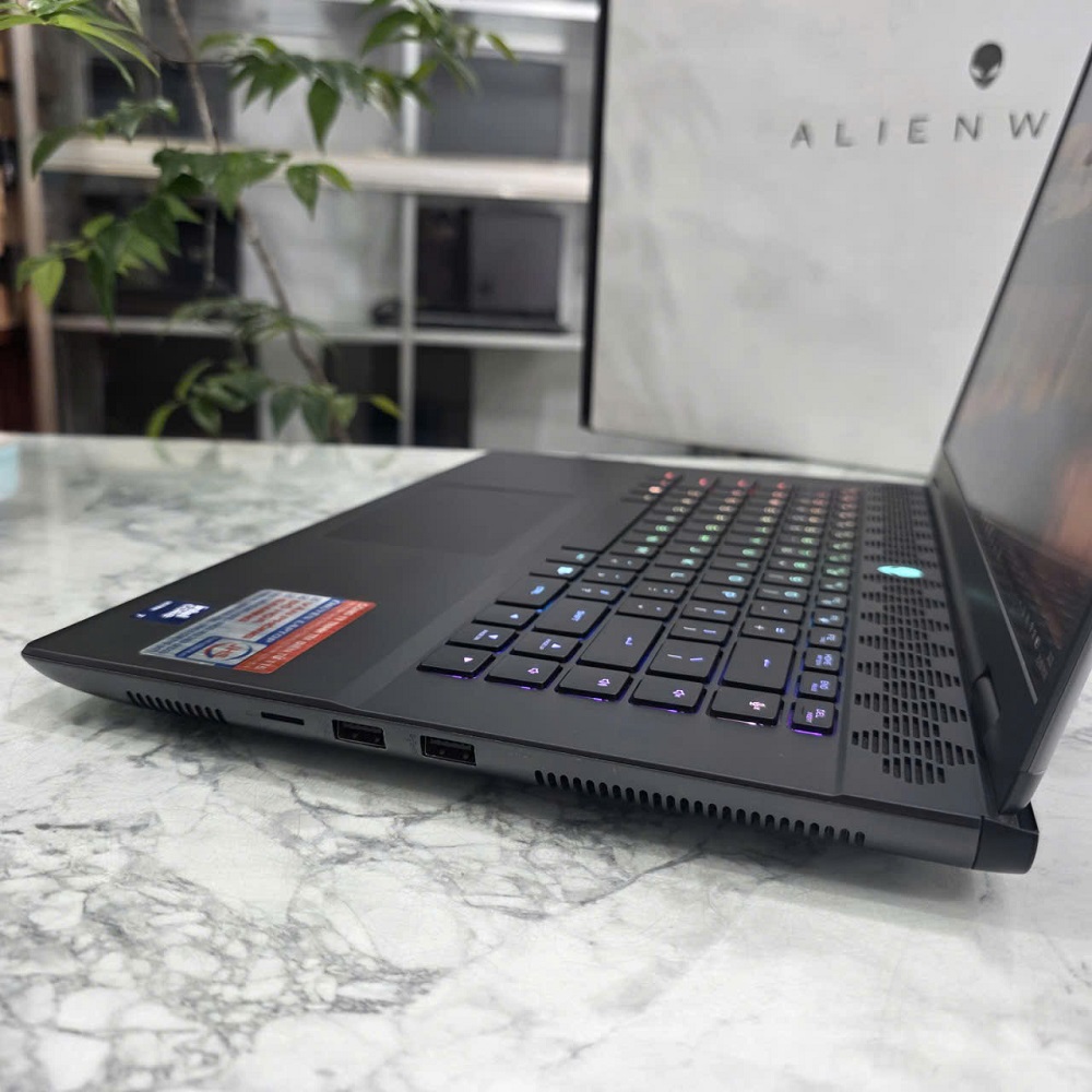 Dell Alienware M16 R2 (2024) CORE ULTRA 7 155H RAM 16GB SSD 1TB RTX 4070 8GB MÀN HÌNH : 16Inch QHD+