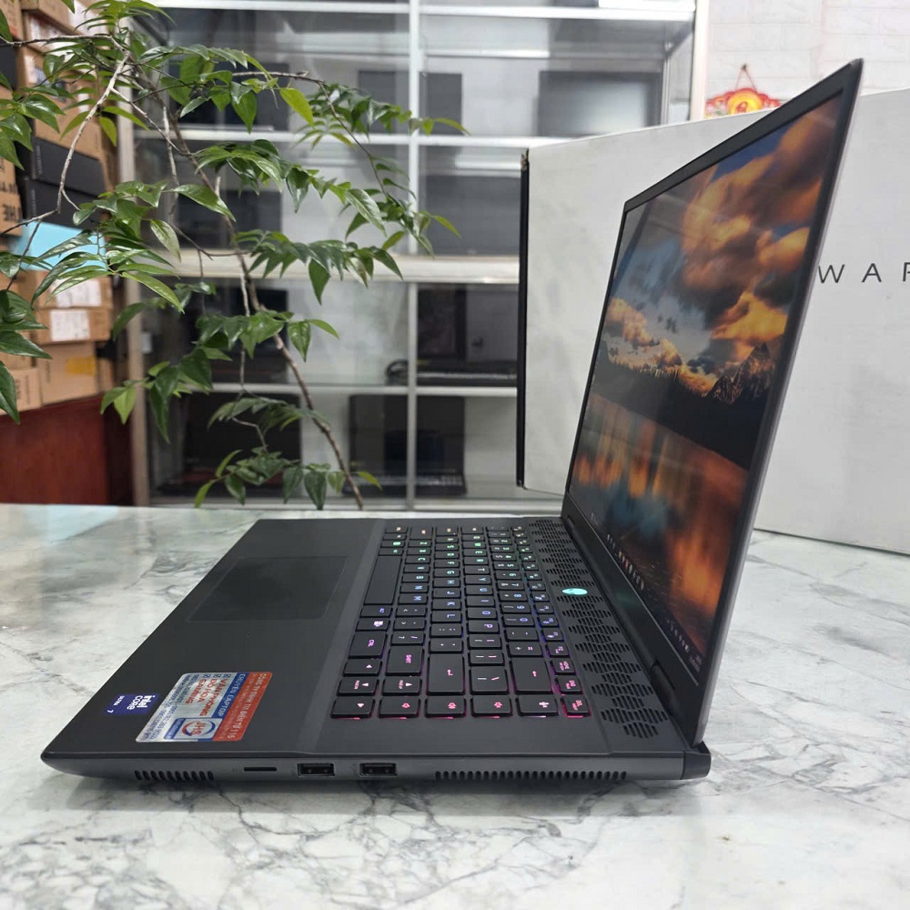 Dell Alienware M16 R2 (2024) CORE ULTRA 7 155H RAM 16GB SSD 1TB RTX 4070 8GB MÀN HÌNH : 16Inch QHD+