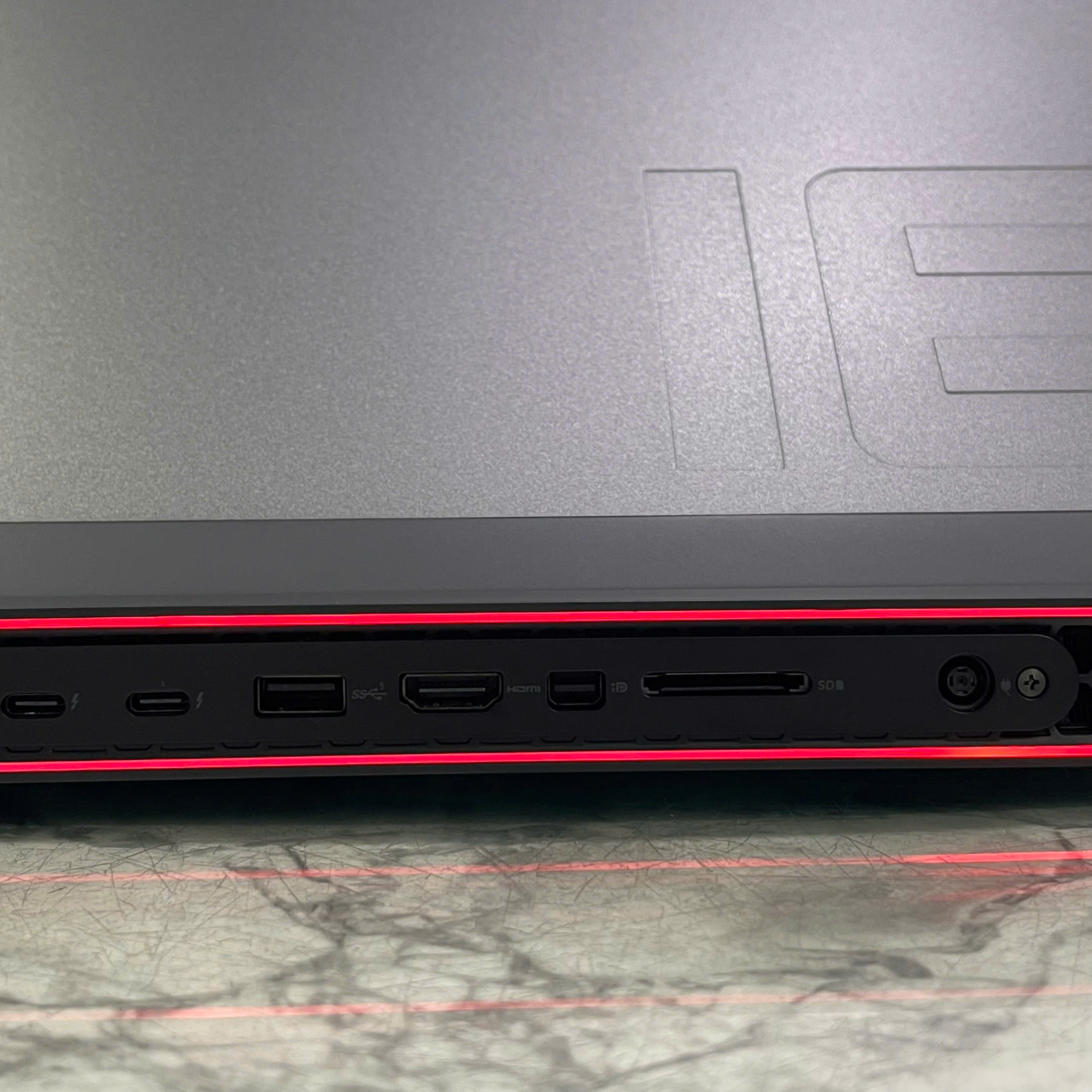 DELL ALIENWARE M18 R1 (Máy LikeNew-Full Box) Core I9-13900HX Ram 32GB Ssd 1T RTX 4080 12GB Màn Hình : 18 Inch FHD+  480Hz