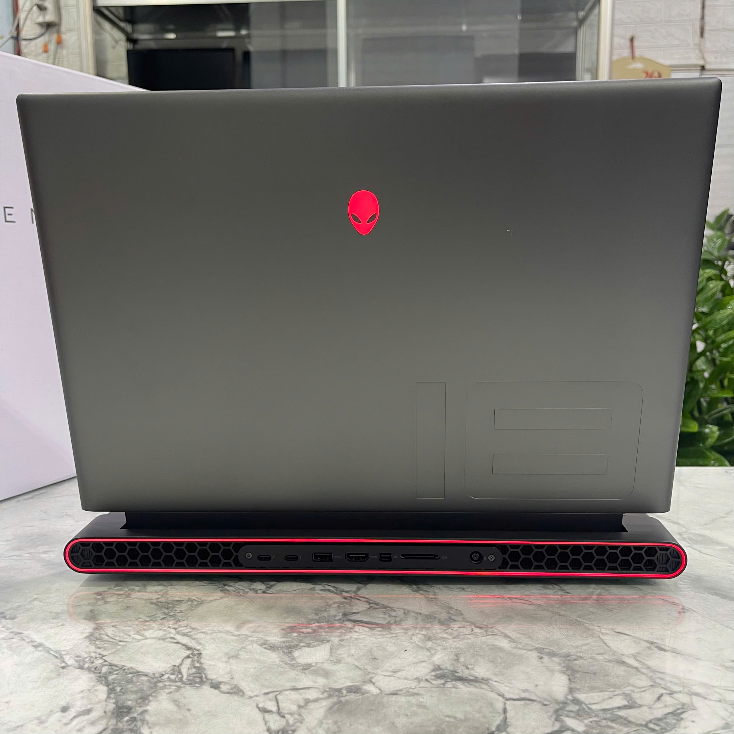 DELL ALIENWARE M18 R1 (Máy LikeNew-Full Box) Core I9-13900HX Ram 32GB Ssd 1T RTX 4080 12GB Màn Hình : 18 Inch FHD+  480Hz