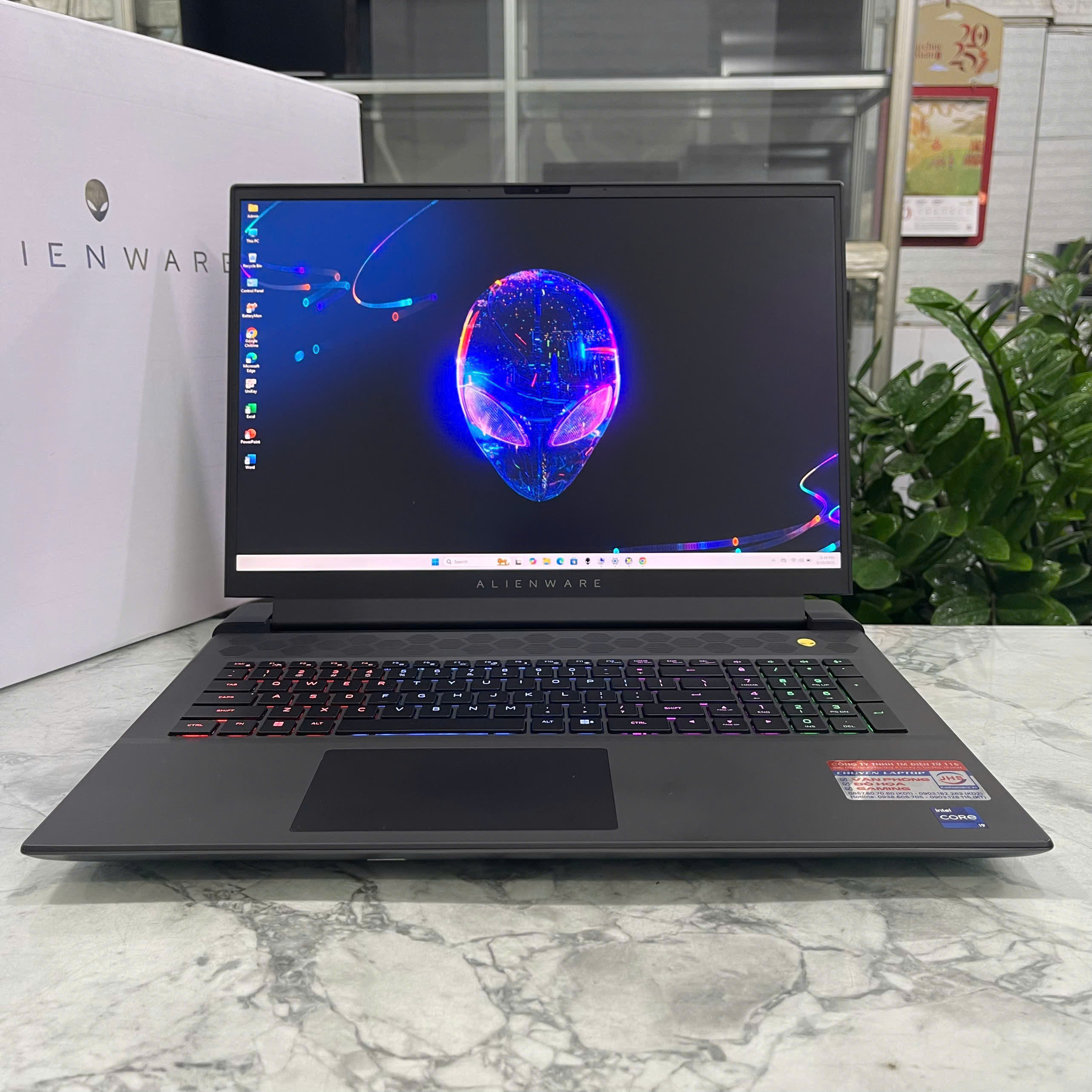 DELL ALIENWARE M18 R1 (Máy LikeNew-Full Box) Core I9-13900HX Ram 32GB Ssd 1T RTX 4080 12GB Màn Hình : 18 Inch FHD+  480Hz