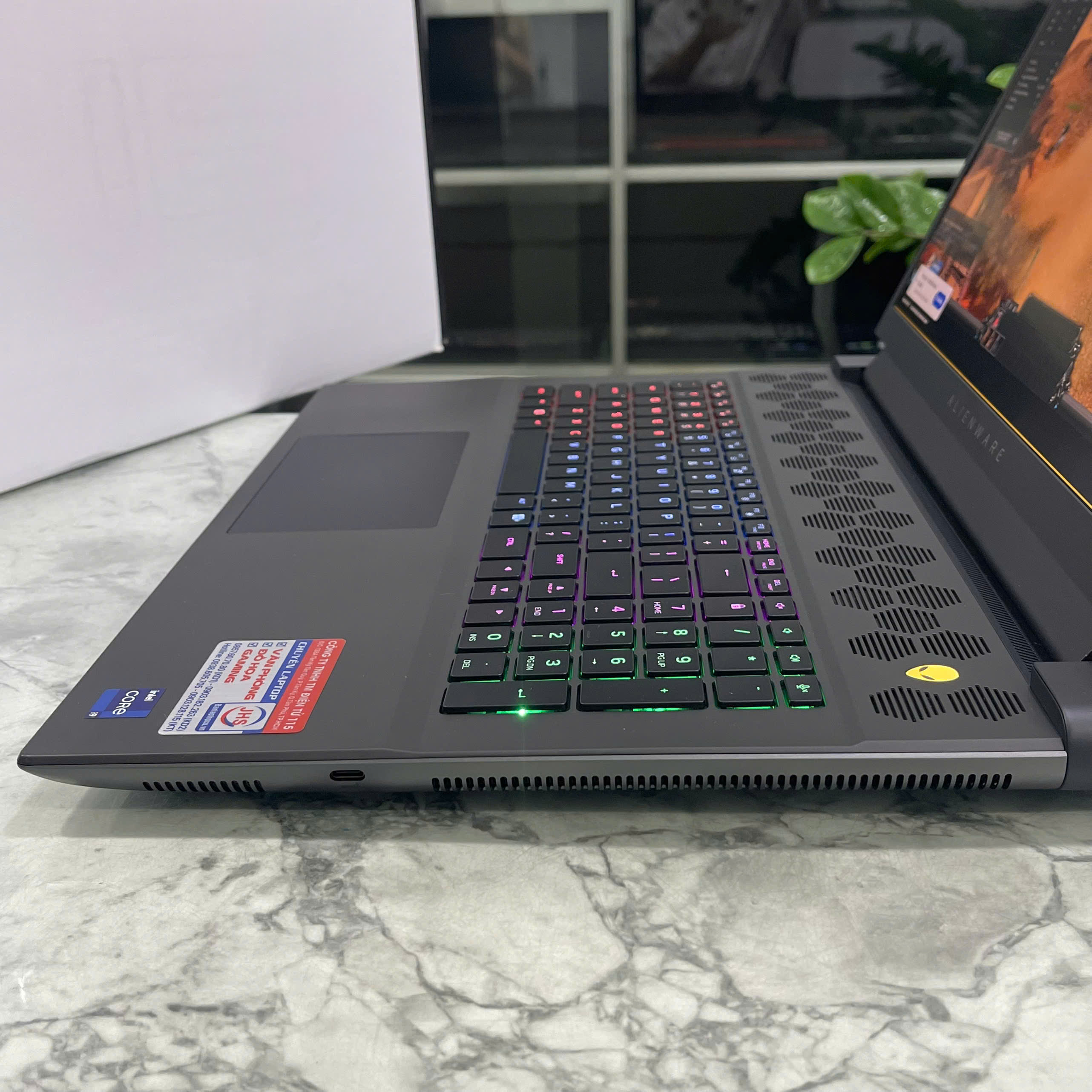 DELL ALIENWARE M18 R1 (Máy LikeNew-Full Box) Core I9-13900HX Ram 32GB Ssd 1T RTX 4080 12GB Màn Hình : 18 Inch FHD+  480Hz