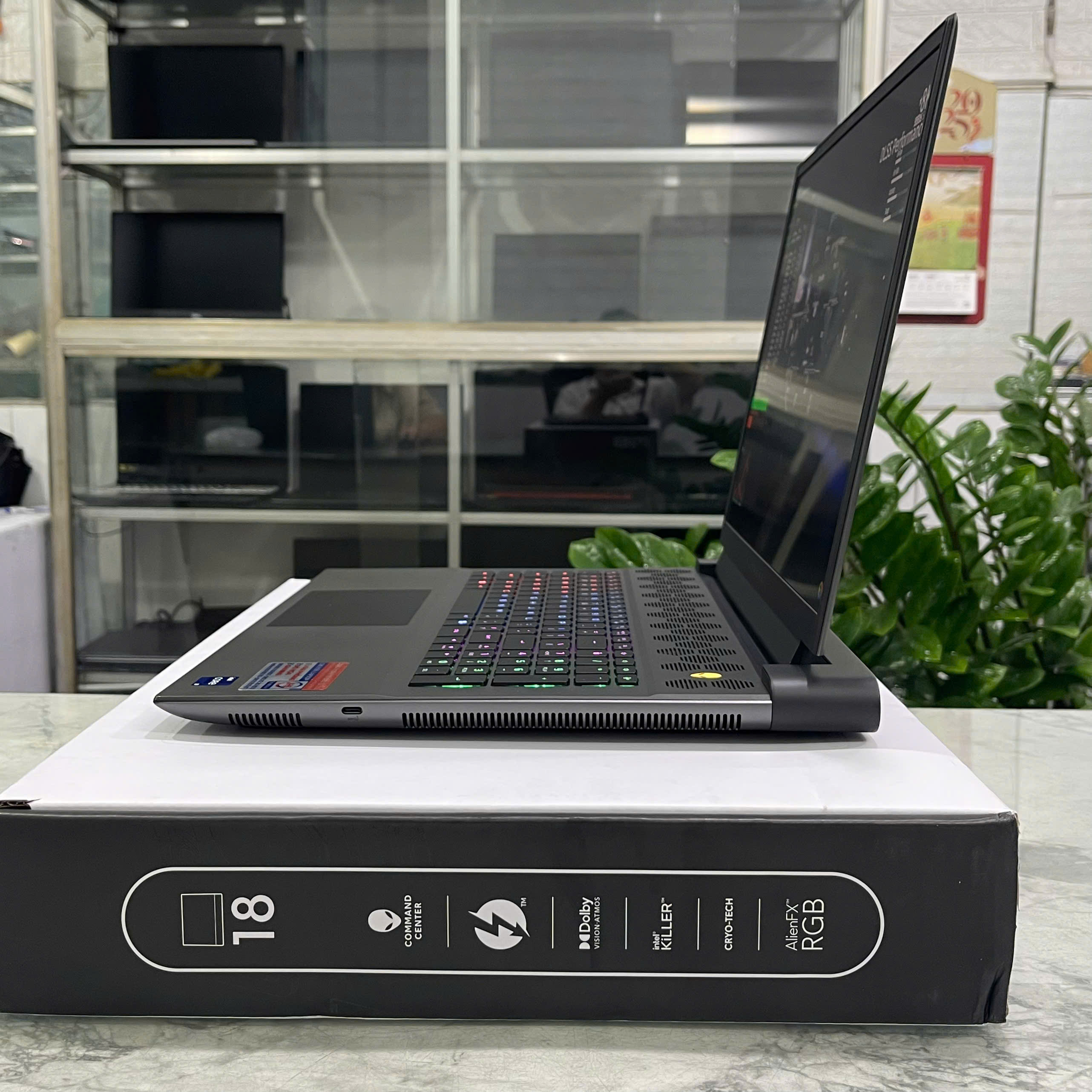 DELL ALIENWARE M18 R1 (Máy LikeNew-Full Box) Core I9-13900HX Ram 32GB Ssd 1T RTX 4080 12GB Màn Hình : 18 Inch FHD+  480Hz