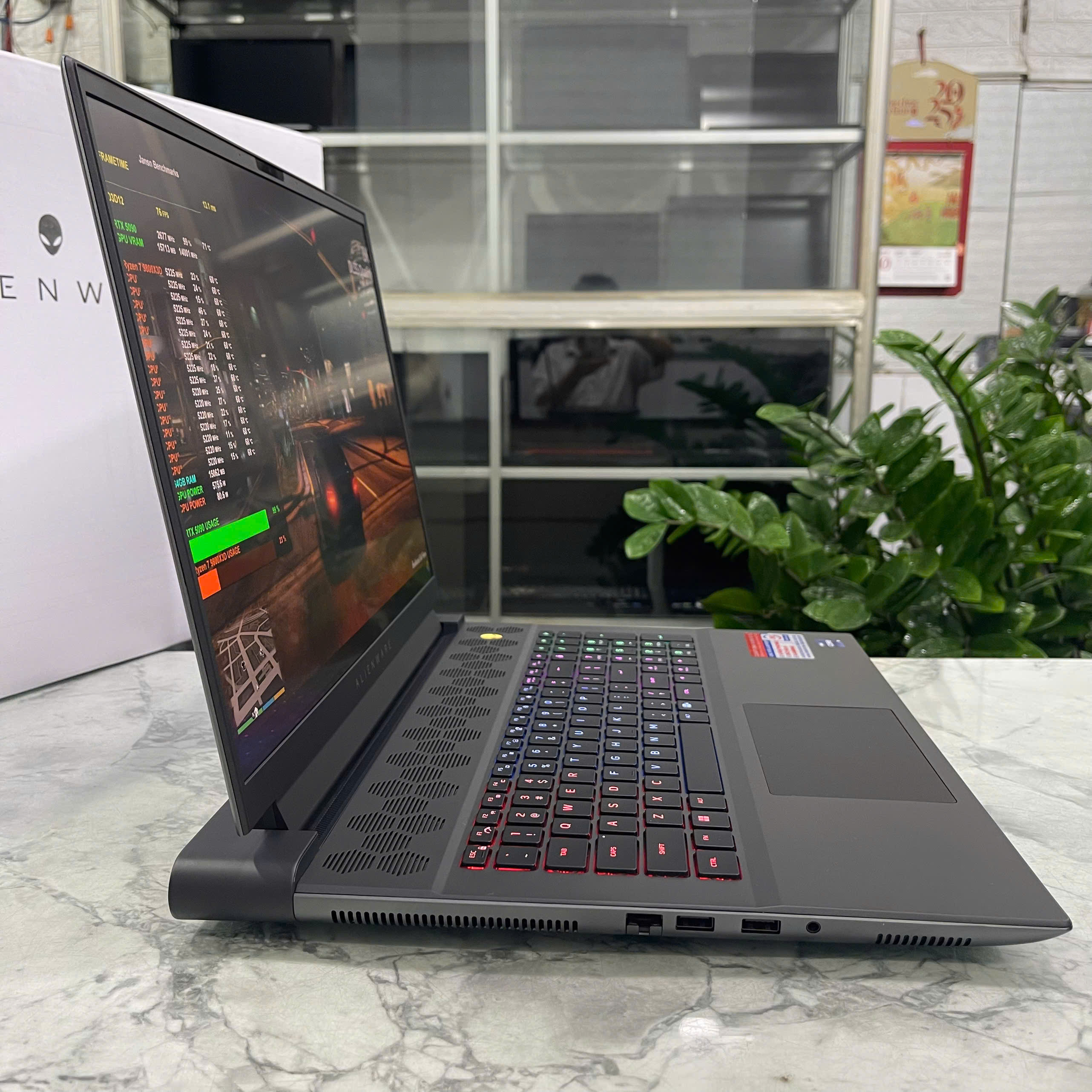 DELL ALIENWARE M18 R1 (Máy LikeNew-Full Box) Core I9-13900HX Ram 32GB Ssd 1T RTX 4080 12GB Màn Hình : 18 Inch FHD+  480Hz