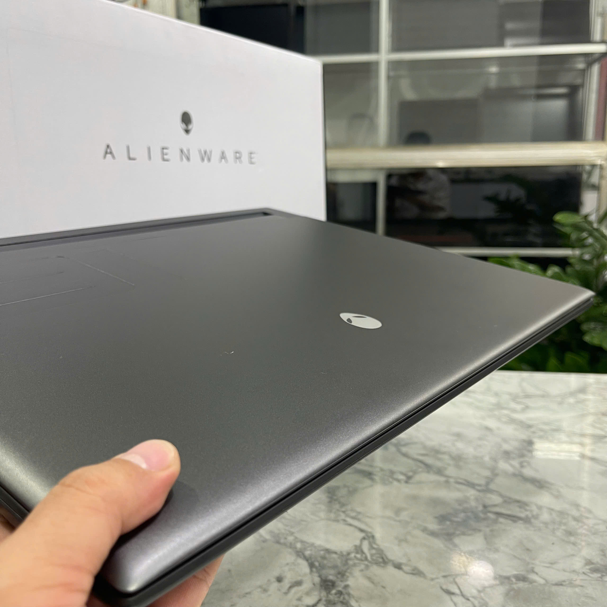 DELL ALIENWARE M18 R1 (Máy LikeNew-Full Box) Core I9-13900HX Ram 32GB Ssd 1T RTX 4080 12GB Màn Hình : 18 Inch FHD+  480Hz