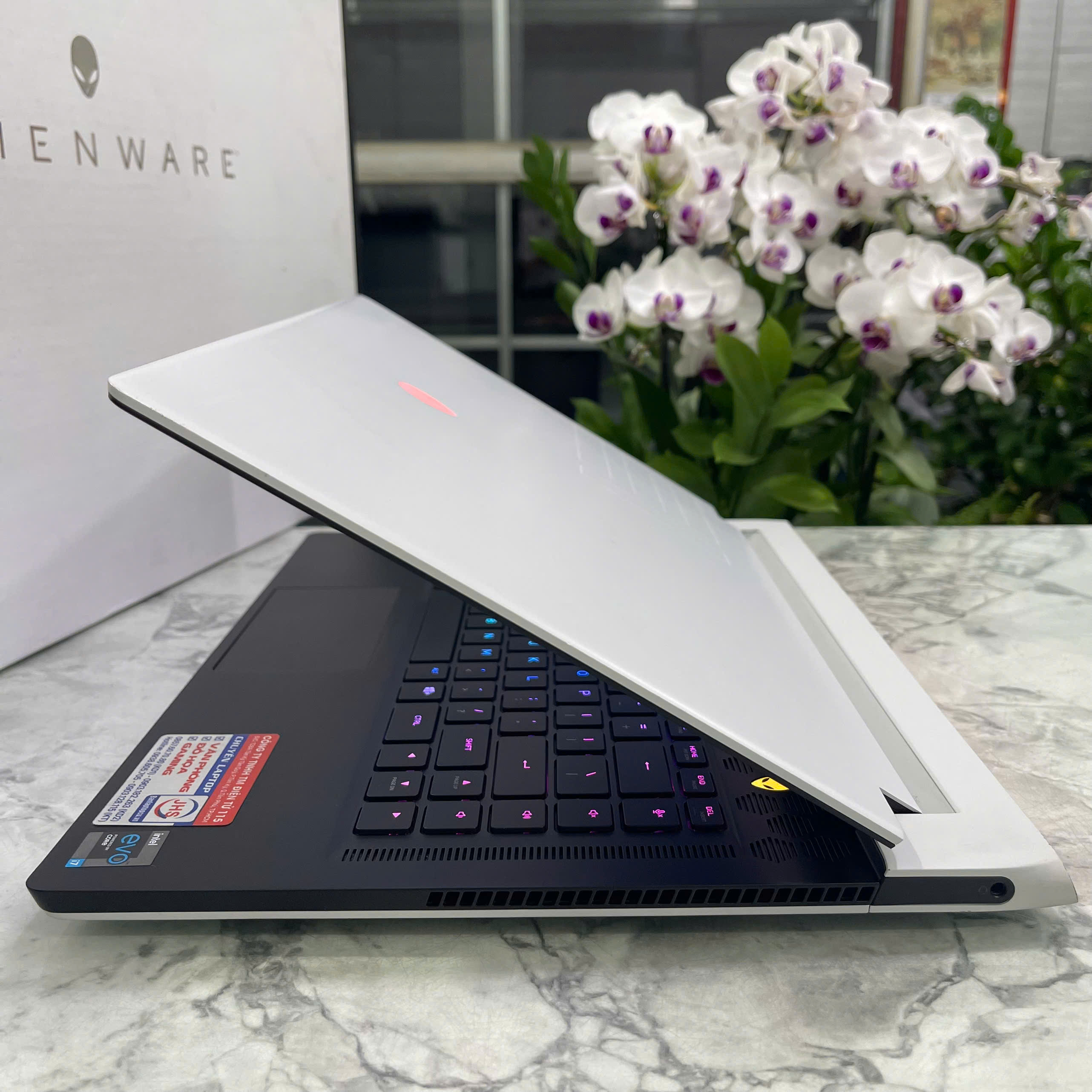 Dell Alienware X15 R1 Máy LikeNew Core I7-11800H RAM 16GB SSD 512GB RTX 3070 8GB Màn Hình : 15.6 Inch FHD 360Hz 