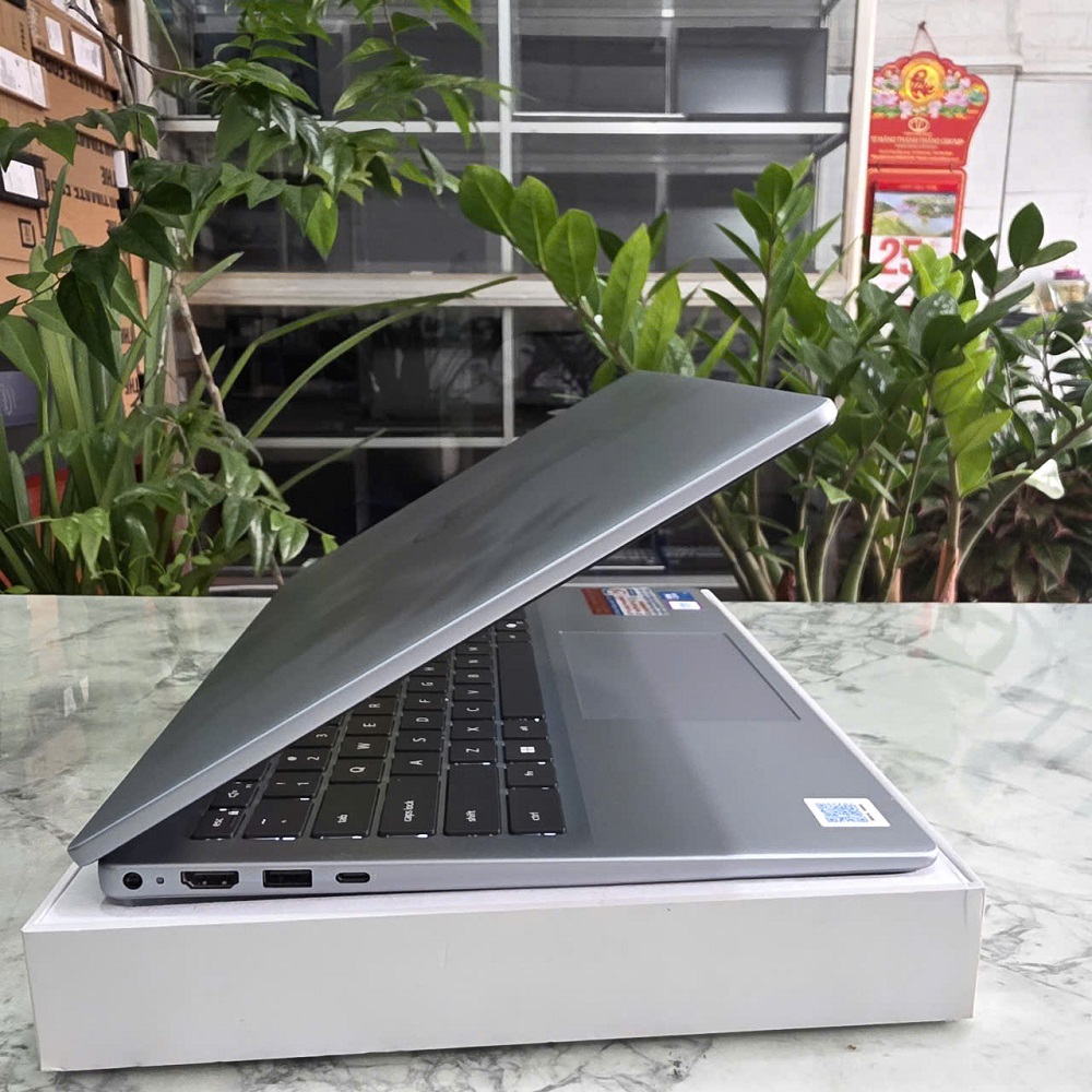 DELL INSPIRON 14 PLUS 7440 CORE 5 210H RAM 16GB SSD 512GB MÀN HÌNH : 14 Inch Full HD+ 