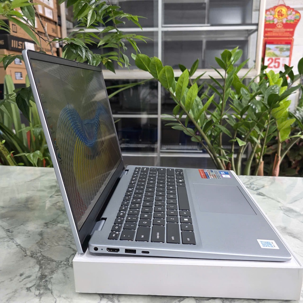 DELL INSPIRON 14 PLUS 7440 CORE 5 210H RAM 16GB SSD 512GB MÀN HÌNH : 14 Inch Full HD+ 