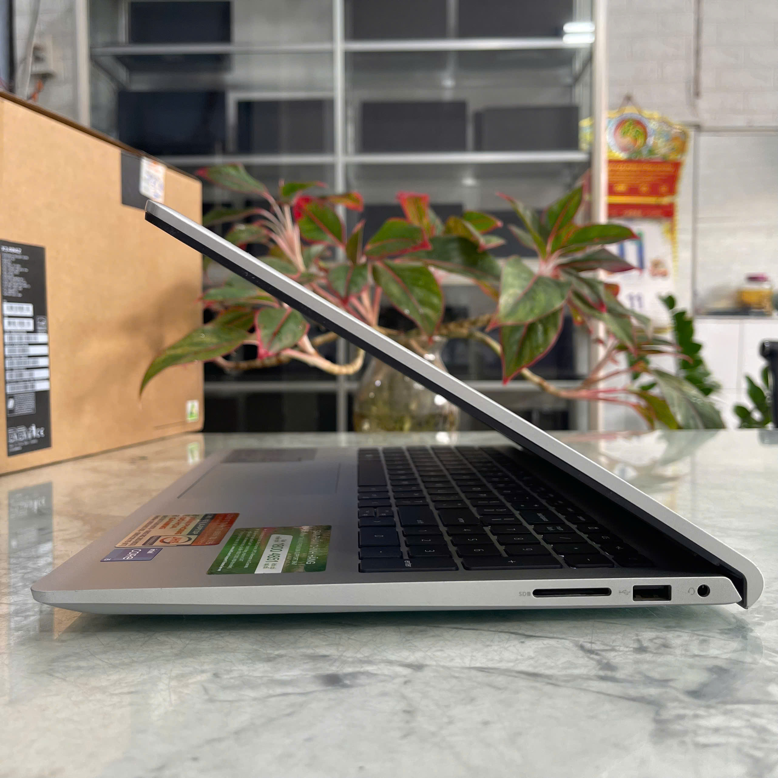Dell Inspiron 15 3530 (Máy LikeNew-BẢO HÀNH HÃNG) Core I5-1334U Ram 8Gb Ssd 512Gb Màn Hình 15.6 Inch Fhd IPS
