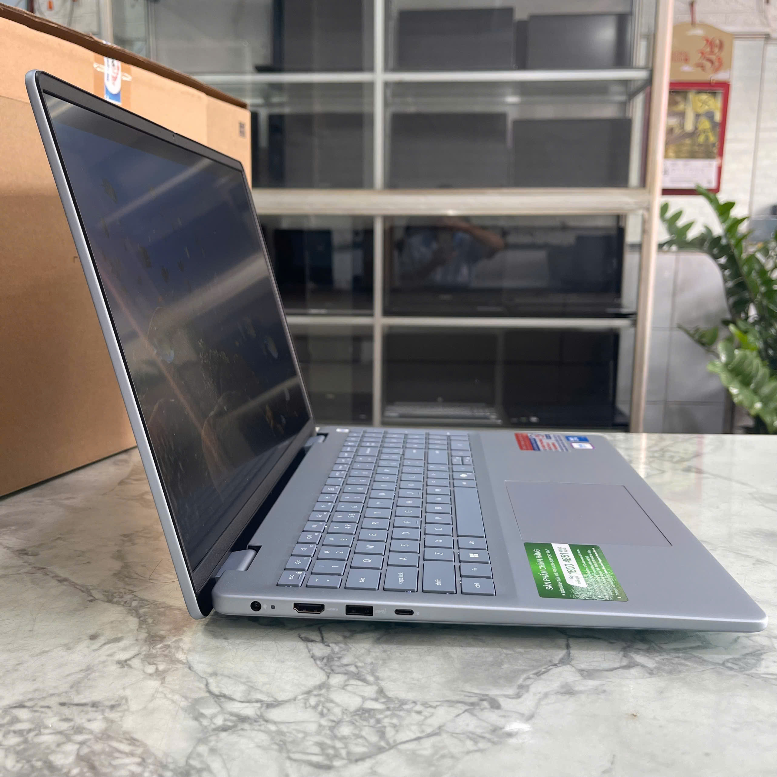 Dell Inspiron 16 5640 (Fullbox-Bảo Hành Hãng) Core 7 150U Ram 16GB Ssd 1.000GB Màn hình : 16 Inch FHD+