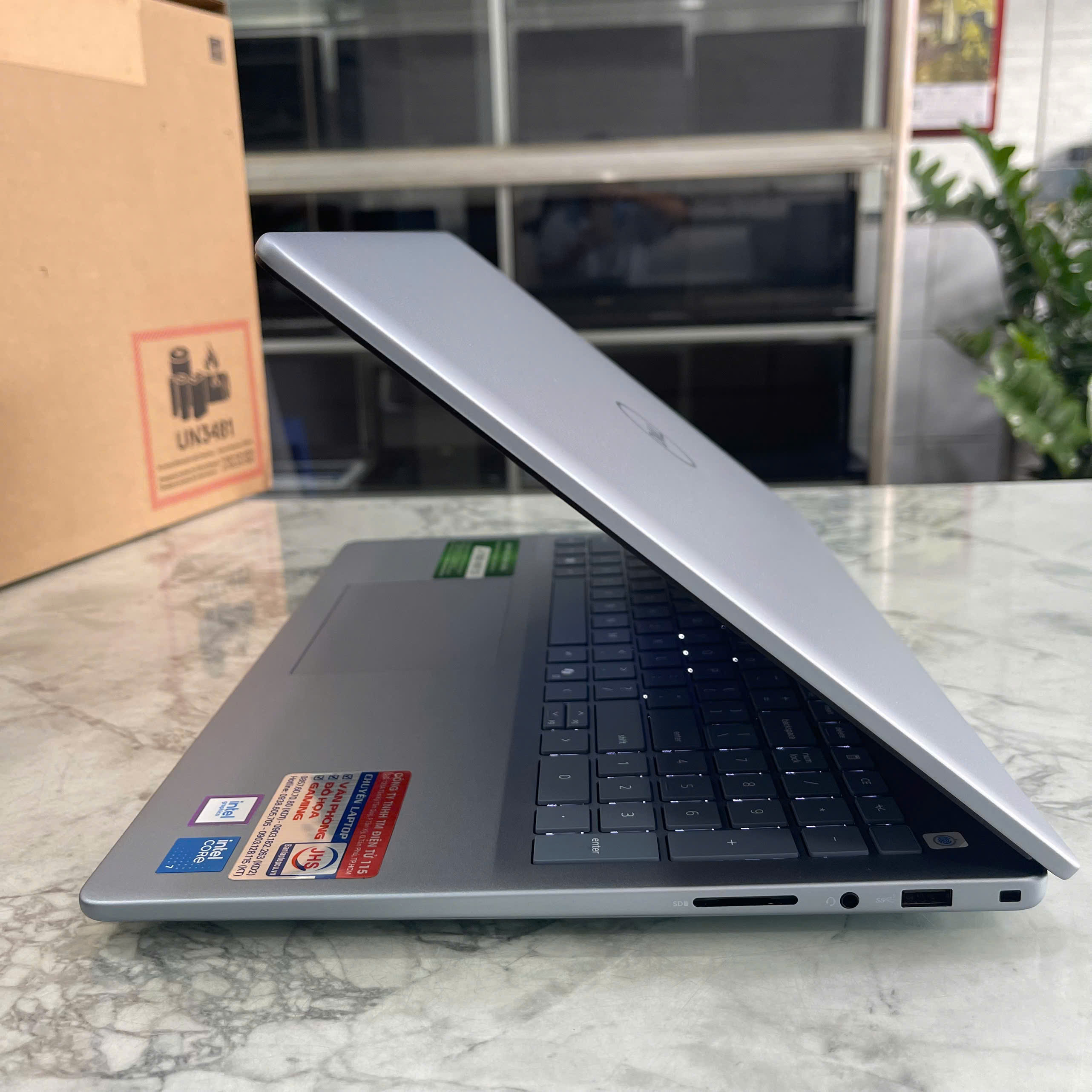 Dell Inspiron 16 5640 (Fullbox-Bảo Hành Hãng) Core 7 150U Ram 16GB Ssd 1.000GB Màn hình : 16 Inch FHD+
