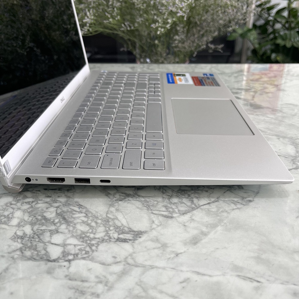 Dell Inspiron 5502 CORE I5-1135G7 RAM 8GB SSD 512GB Card MX330 2GB MÀN HÌNH : 15.6'' Fhd IPS