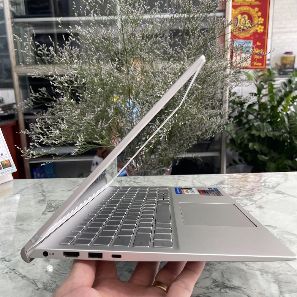 Dell Inspiron 5502 CORE I5-1135G7 RAM 8GB SSD 512GB Card MX330 2GB MÀN HÌNH : 15.6'' Fhd IPS