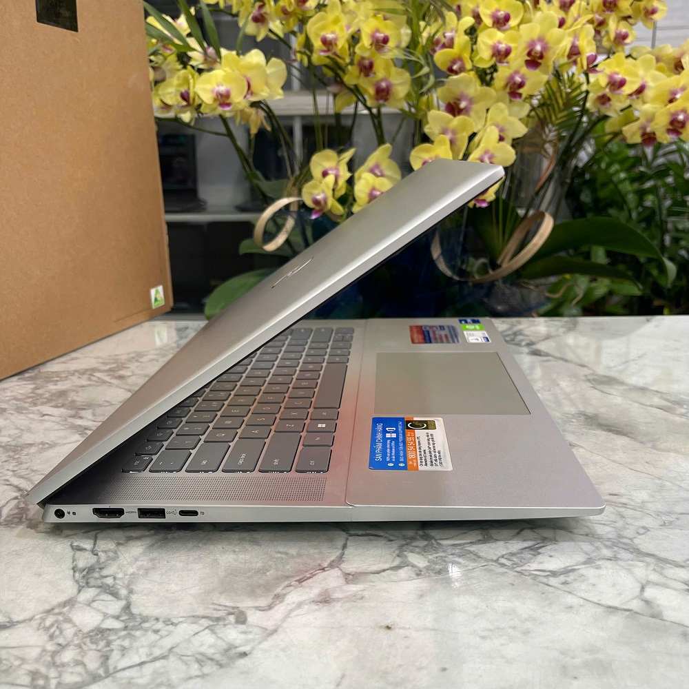 Dell Inspiron 5620 CORE I7-1260P RAM 16GB SSD 512GB MX570 2GB DDR6 MÀN HÌNH 16 Inch FHD+
