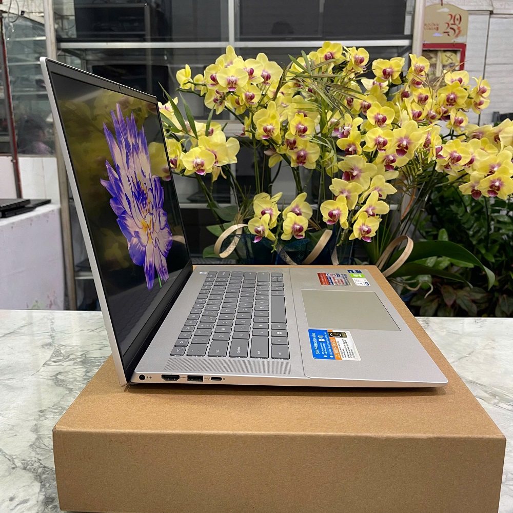 Dell Inspiron 5620 CORE I7-1260P RAM 16GB SSD 512GB MX570 2GB DDR6 MÀN HÌNH 16 Inch FHD+