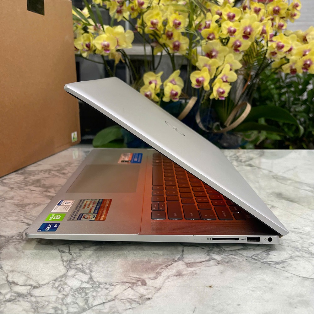 Dell Inspiron 5620 CORE I7-1260P RAM 16GB SSD 512GB MX570 2GB DDR6 MÀN HÌNH 16 Inch FHD+