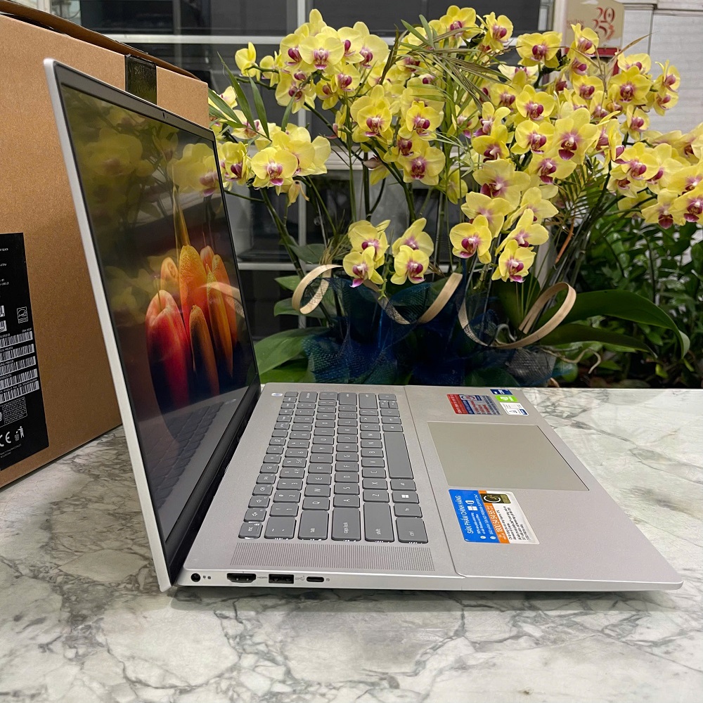 Dell Inspiron 5620 CORE I7-1260P RAM 16GB SSD 512GB MX570 2GB DDR6 MÀN HÌNH 16 Inch FHD+