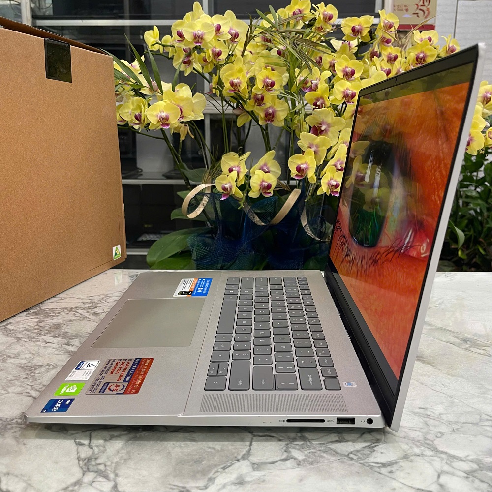 Dell Inspiron 5620 CORE I7-1260P RAM 16GB SSD 512GB MX570 2GB DDR6 MÀN HÌNH 16 Inch FHD+