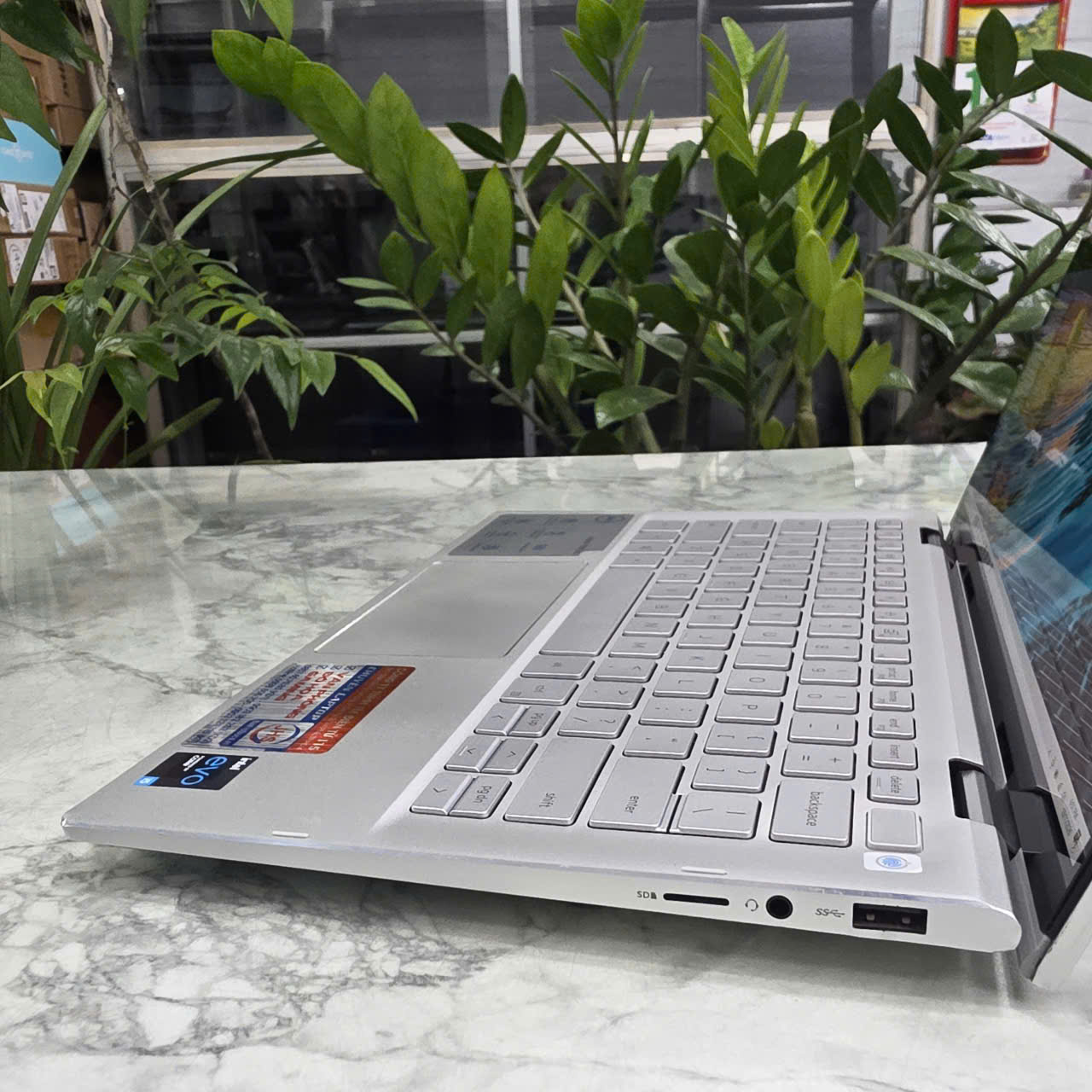 DELL Inspiron 7306 2 in 1 CORE I5-1135G7 SSD 512GB RAM 8GB MÀN HÌNH : 13.3INCH IPS Touch XOAY GẬP 360% 