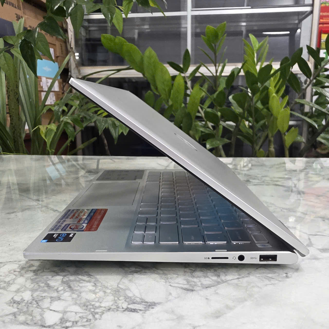 DELL Inspiron 7306 2 in 1 CORE I5-1135G7 SSD 512GB RAM 8GB MÀN HÌNH : 13.3INCH IPS Touch XOAY GẬP 360% 