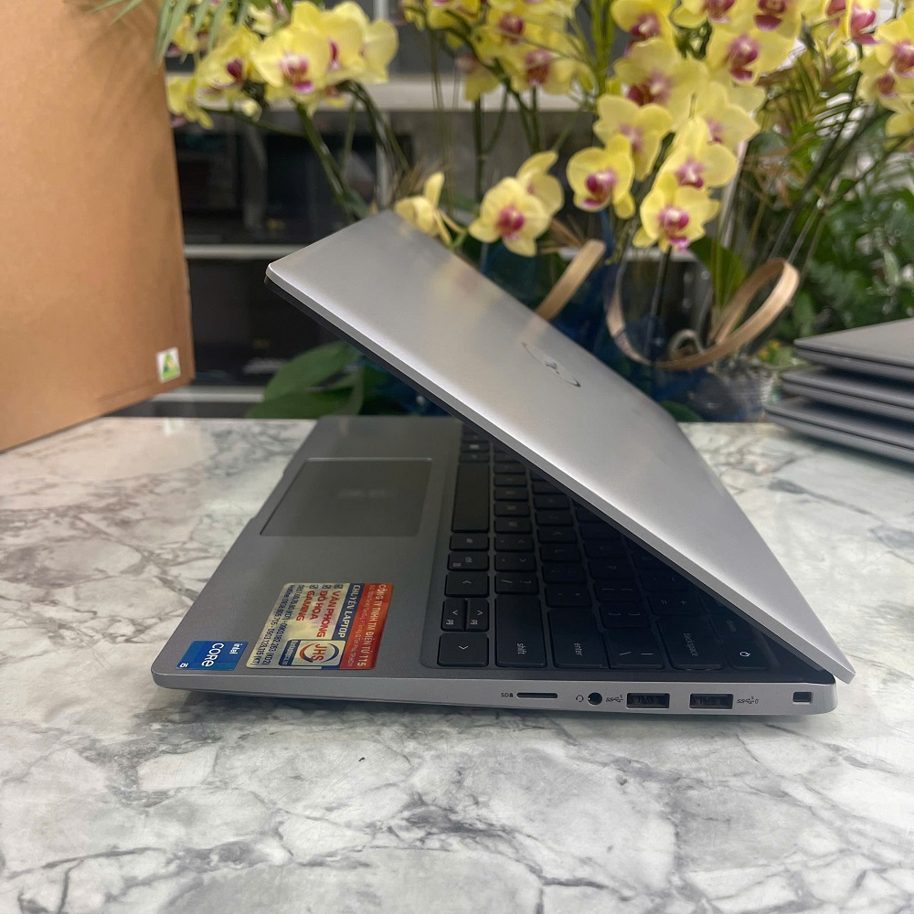 Dell Latitude 3330 CORE I5-1155G7 RAM 8GB SSD 256GB MÀN HÌNH : 13.3 Inch FHD IPS