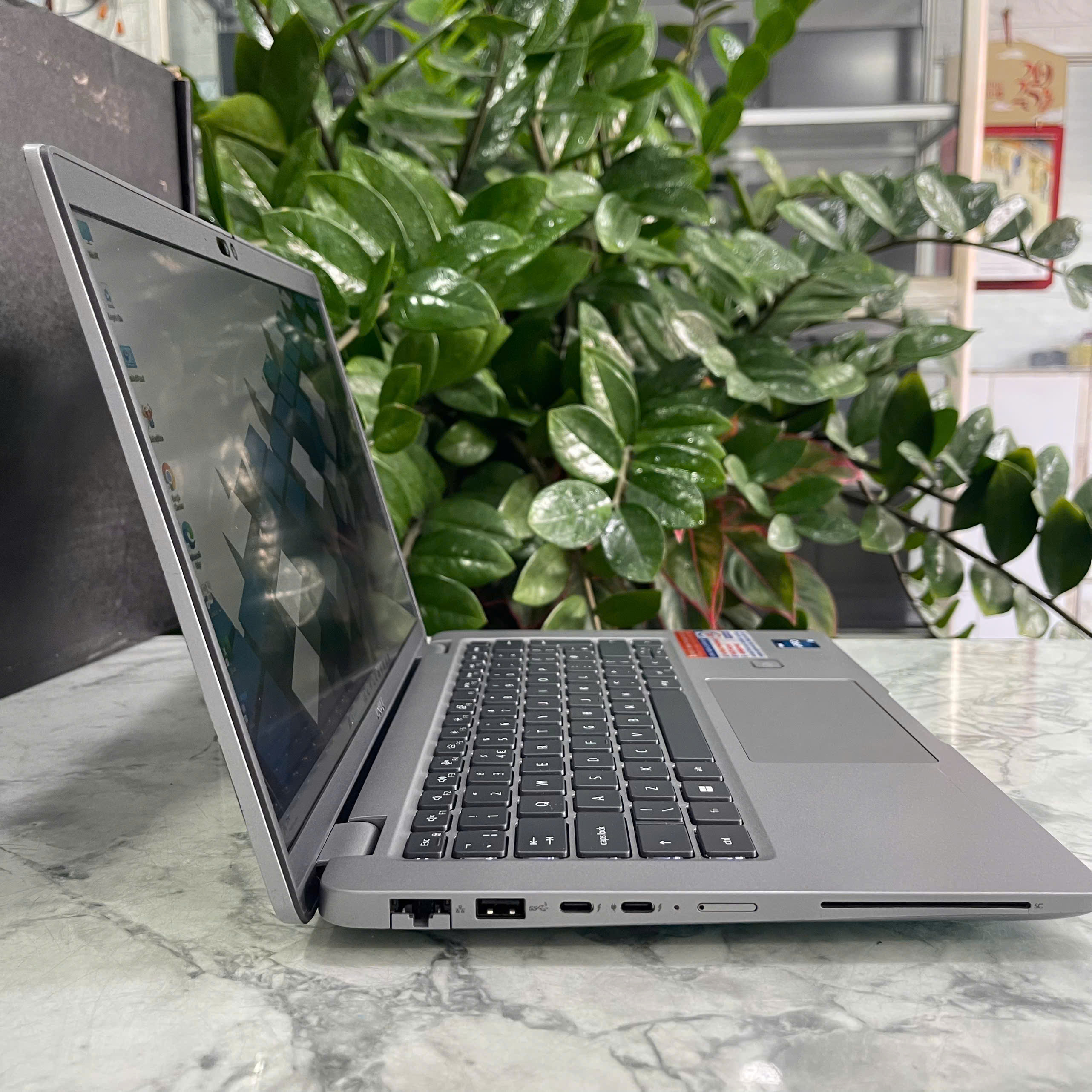 Dell Latitude 5440 Core I5-1345U Ram 16GB Ssd 512GB Màn Hình : 14 Inch FullHD IPS