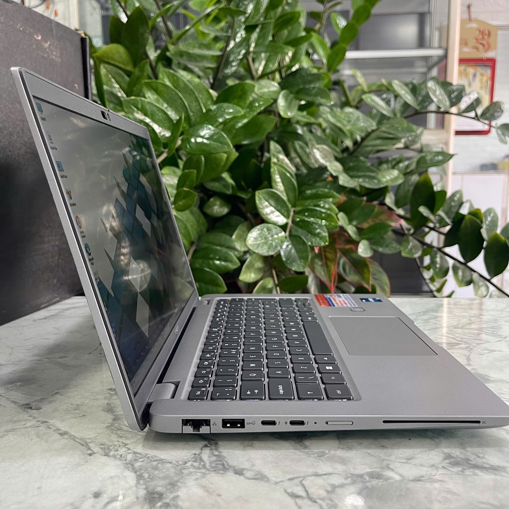Dell Latitude 5440 CORE I7-1365U RAM 16GB SSD 256GB MÀN HÌNH : 14 Inch FullHD IPS