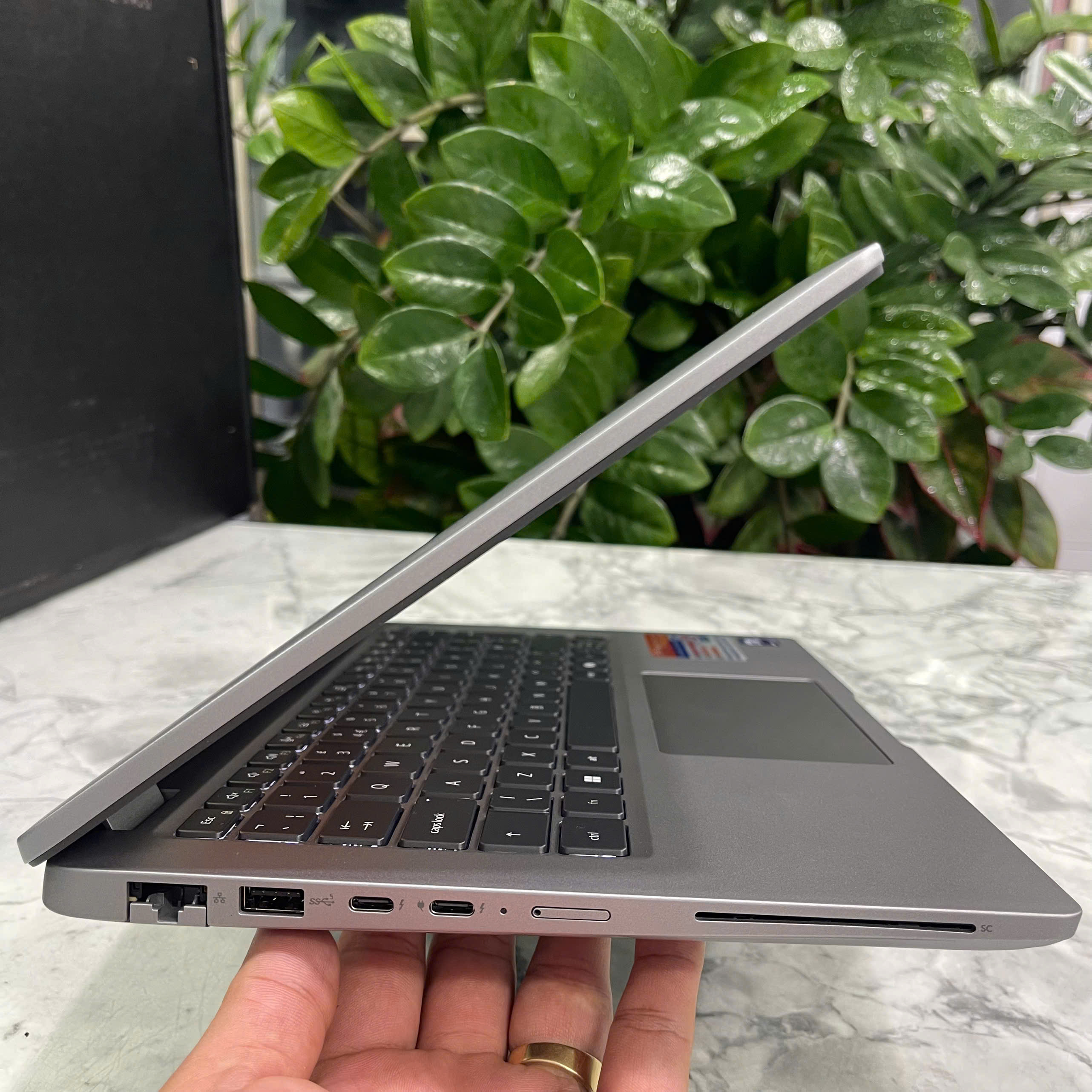 Dell Latitude 5450 (Máy LikeNew-Full Box) Core Ultra 5 125U RAM 16GB SSD 512GB Màn Hình : 14 Inch FullHD