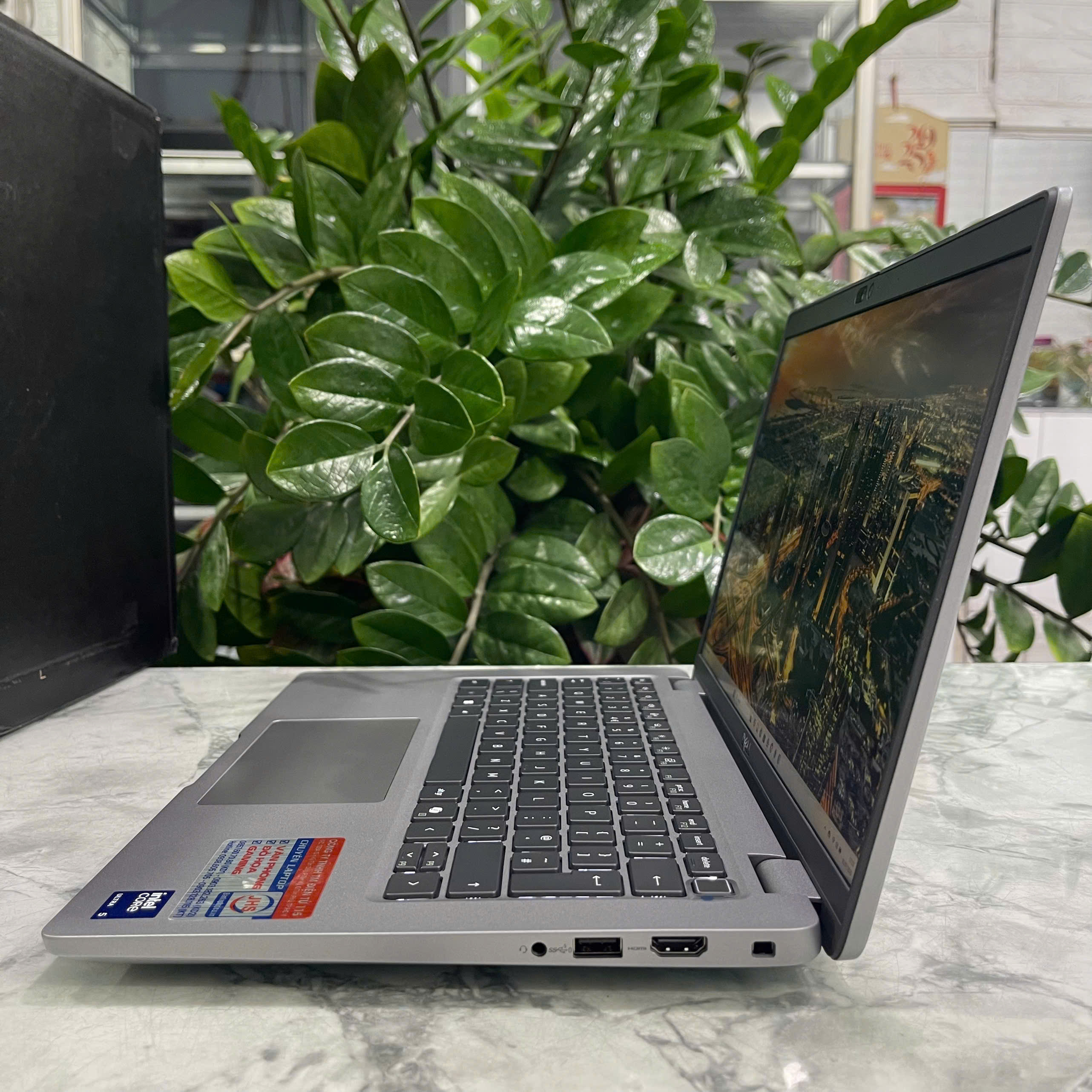 Dell Latitude 5450 (Máy LikeNew-Full Box) Core Ultra 5 125U RAM 16GB SSD 512GB Màn Hình : 14 Inch FullHD
