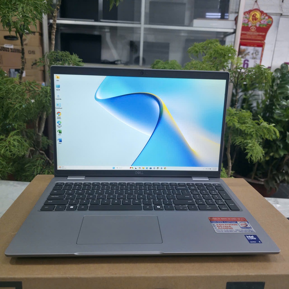 Dell Latitude 5550 CORE Ultra 5 125U RAM 16GB SSD 256GB MÀN HÌNH : 15.6 Inch FHD IPS