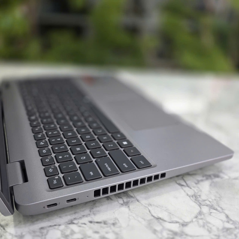 Dell Latitude 5550 CORE Ultra 5 125U RAM 16GB SSD 256GB MÀN HÌNH : 15.6 Inch FHD IPS