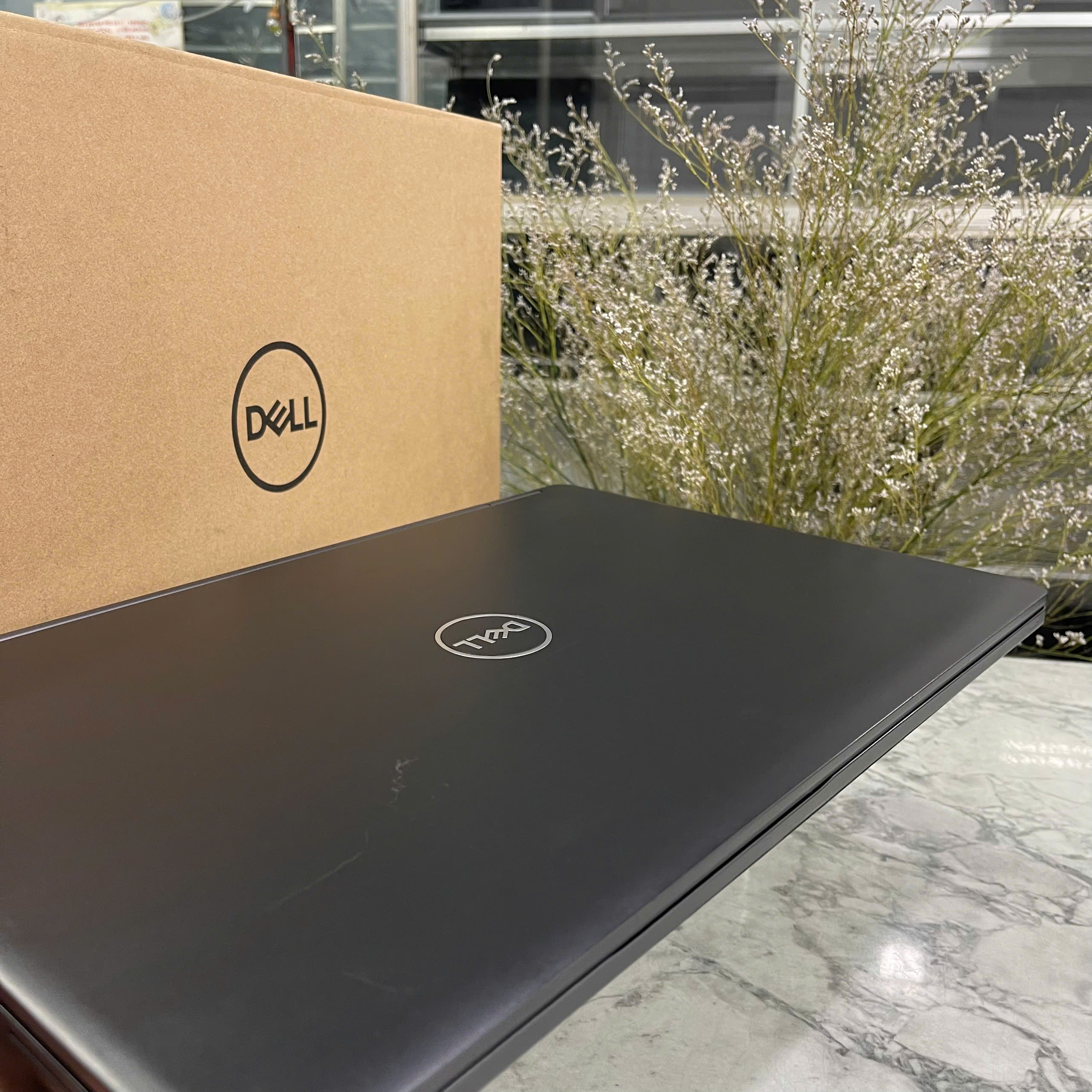Dell Latitude 5590 Core I7-8650U Ram 8gb Ssd 256gb Card MX130 Màn Hình 15.6″ FULL HD IPS