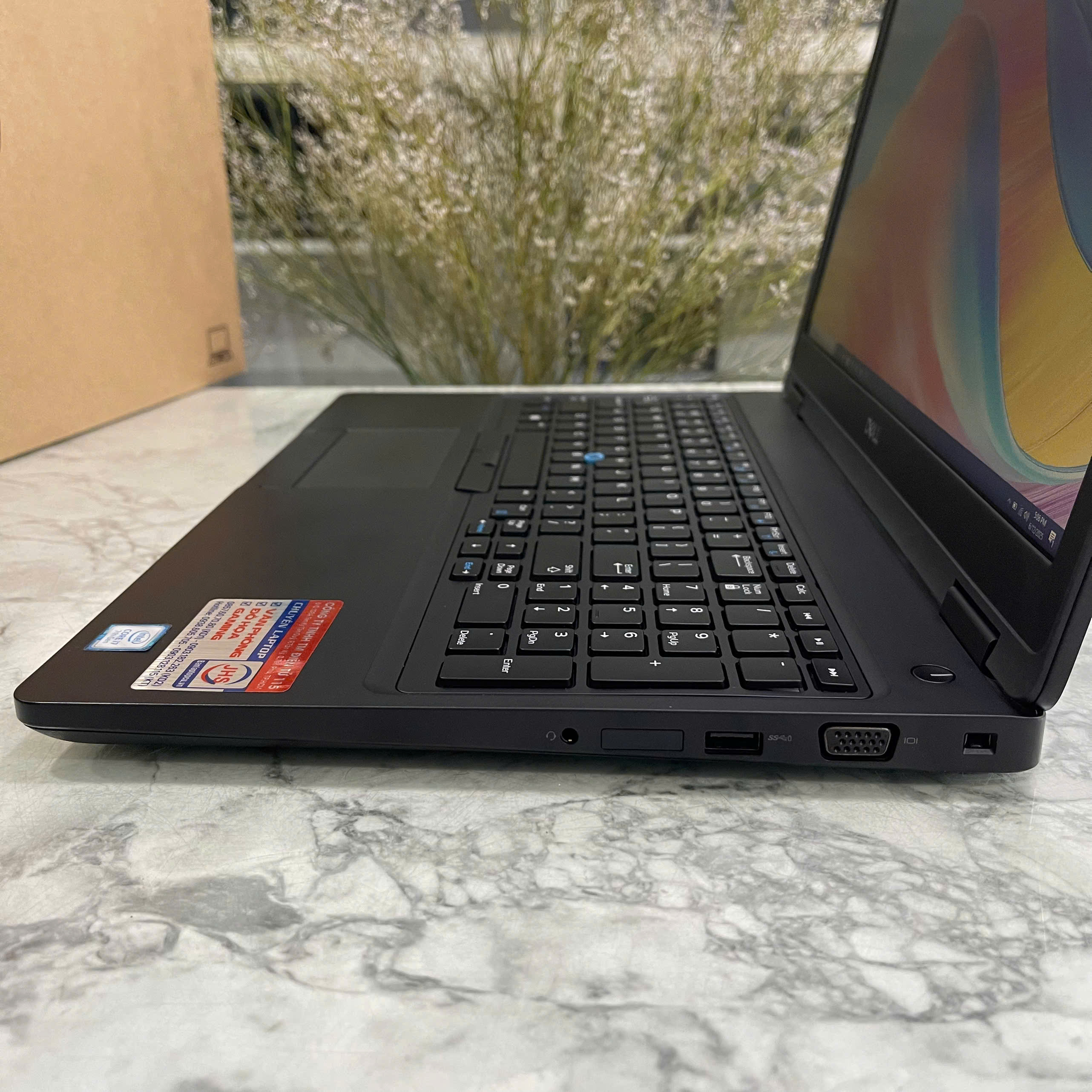 Dell Latitude 5590 Core I7-8650U Ram 8gb Ssd 256gb Card MX130 Màn Hình 15.6″ FULL HD IPS