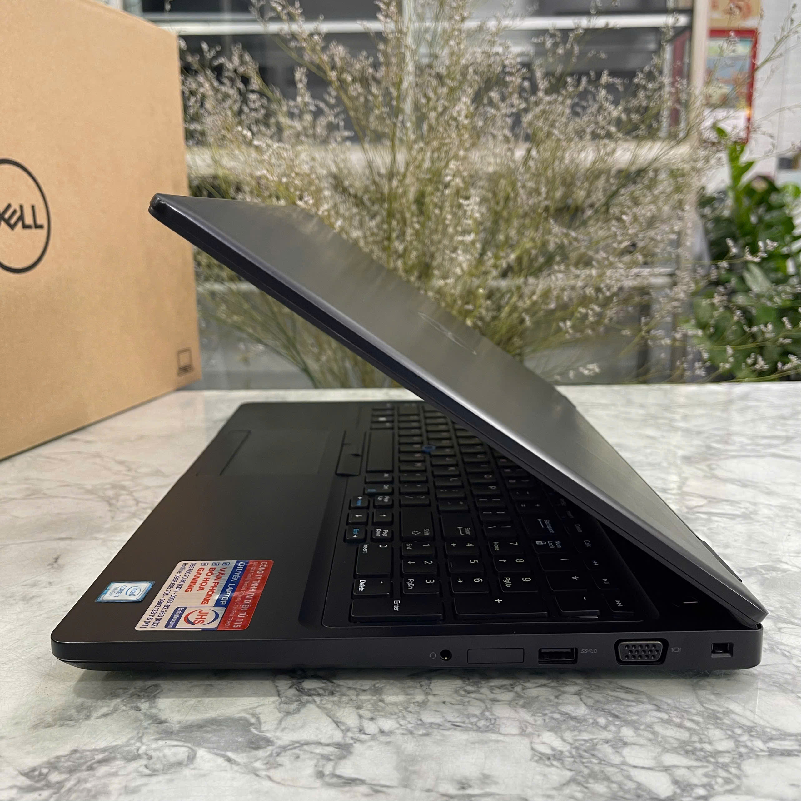 Dell Latitude 5590 Core I7-8650U Ram 8gb Ssd 256gb Card MX130 Màn Hình 15.6″ FULL HD IPS
