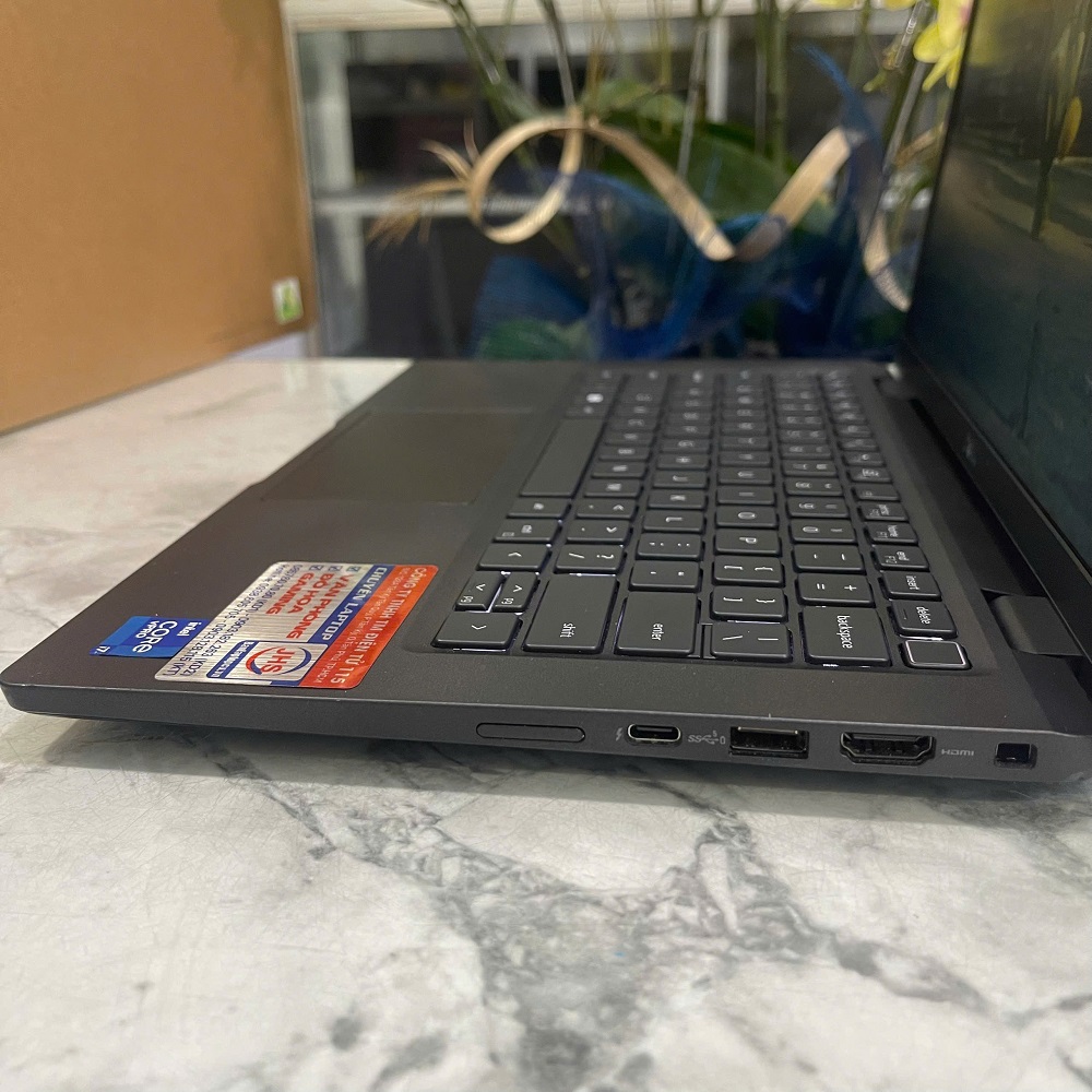 Dell Latitude 7330 CORE I7-1265U  RAM 16GB  SSD 256GB MÀN HÌNH : 13.3 Inch FHD IPS