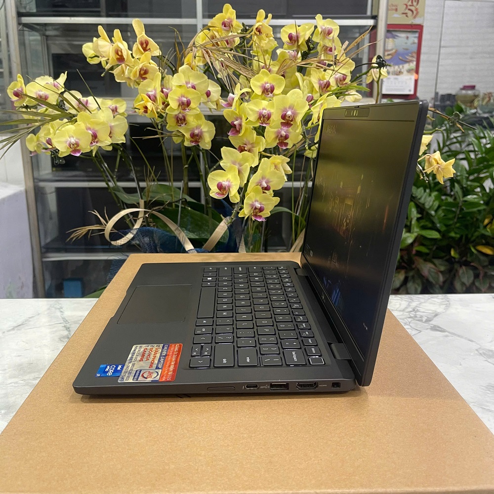 Dell Latitude 7330 CORE I7-1265U  RAM 16GB  SSD 256GB MÀN HÌNH : 13.3 Inch FHD IPS