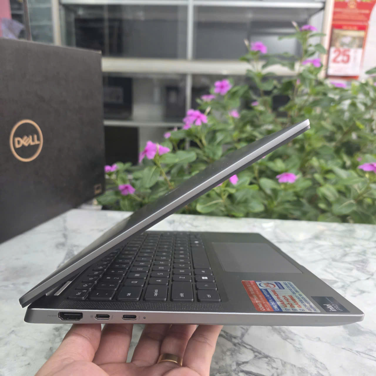 Dell Latitude 7350 Vỏ Nhôm Nguyên Khối Ultra 7 165U RAM 16GB SSD 512GB MÀN HÌNH : 13.3" FHD+