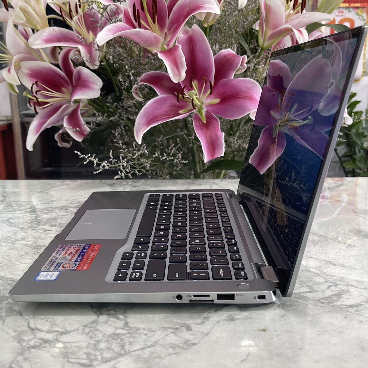 Dell Latitude 7400  Vỏ Nhôm Nguyên Khối Core I7-8665U Ram 16Gb Ssd 256Gb Màn Hình 14″ Fhd 