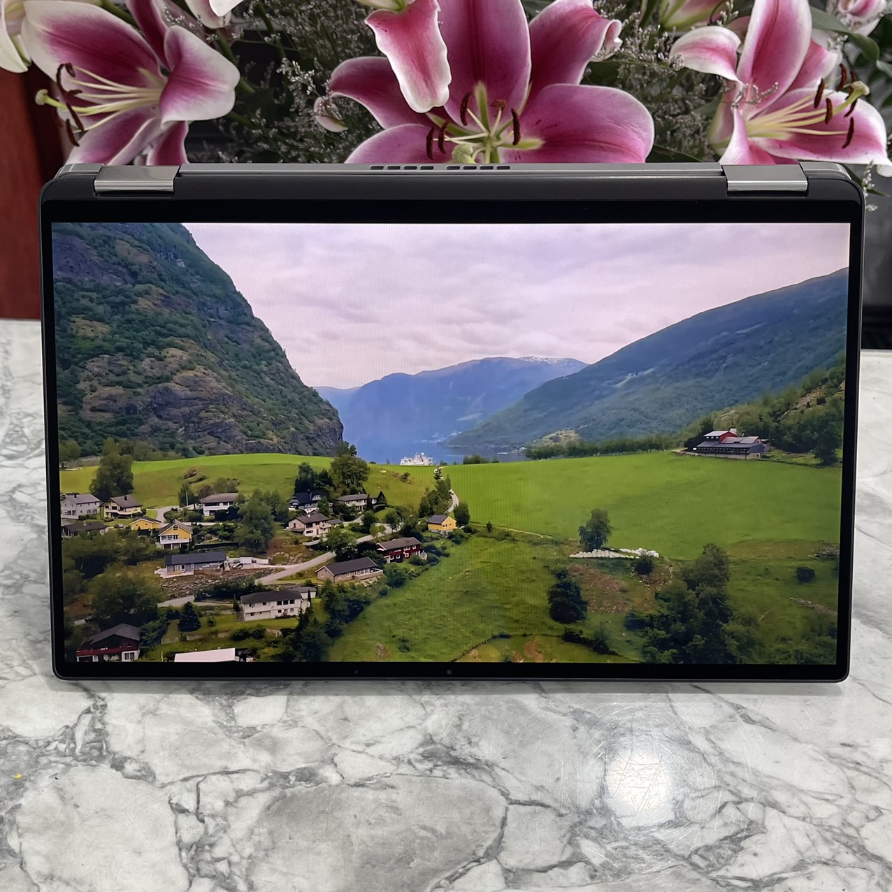 Dell Latitude 7400  Vỏ Nhôm Nguyên Khối Core I7-8665U Ram 16Gb Ssd 256Gb Màn Hình 14″ Fhd 