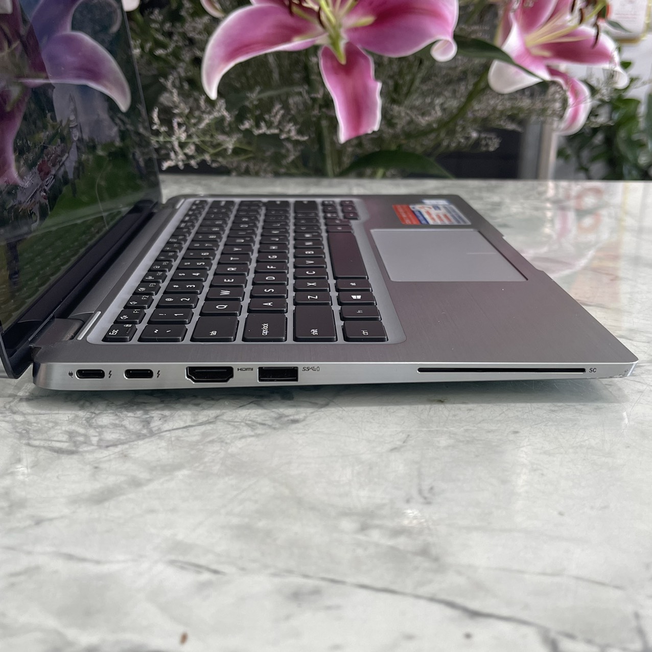 Dell Latitude 7400  Vỏ Nhôm Nguyên Khối Core I7-8665U Ram 16Gb Ssd 256Gb Màn Hình 14″ Fhd 
