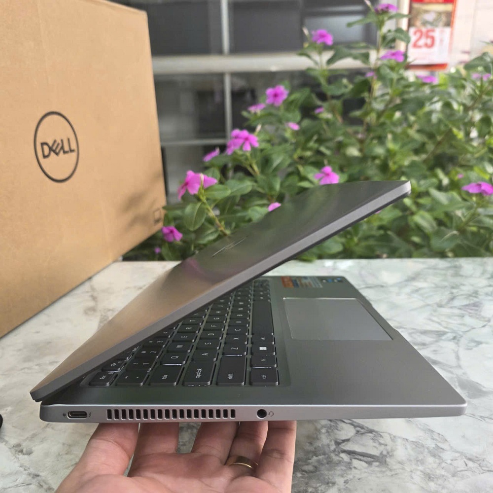 Dell Latitude 7420 Vỏ Nhôm Nguyên Khối CORE I7-1185G7 RAM 16GB SSD 512GB MÀN HÌNH : 14.0''Inch 4K