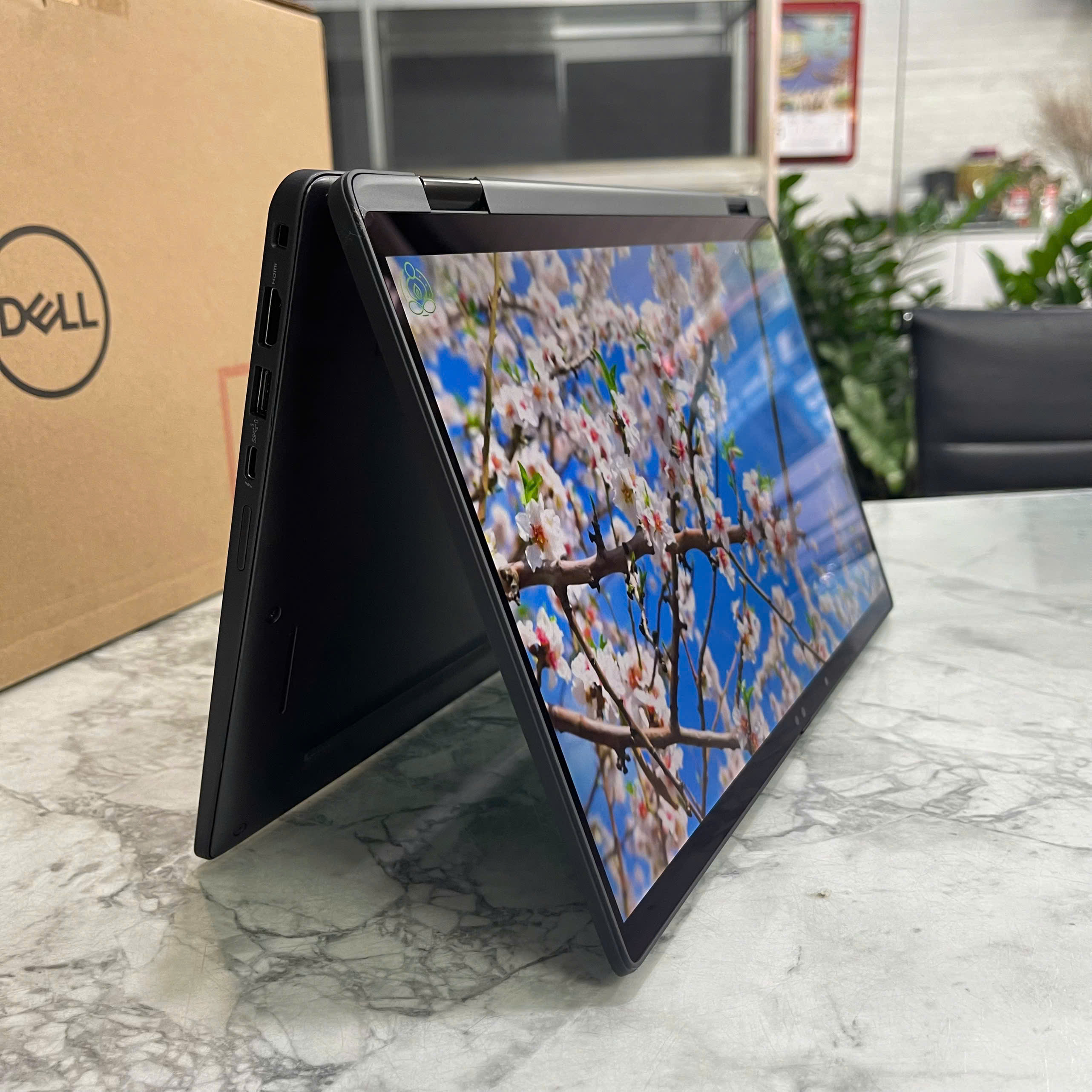 Dell Latitude 7430 2-In-1 Core I7-1255U Ram 16GB Ssd 512GB Màn Hình 14.0″ Inch IPS FullHD Ips Touch Xoay Gập 360