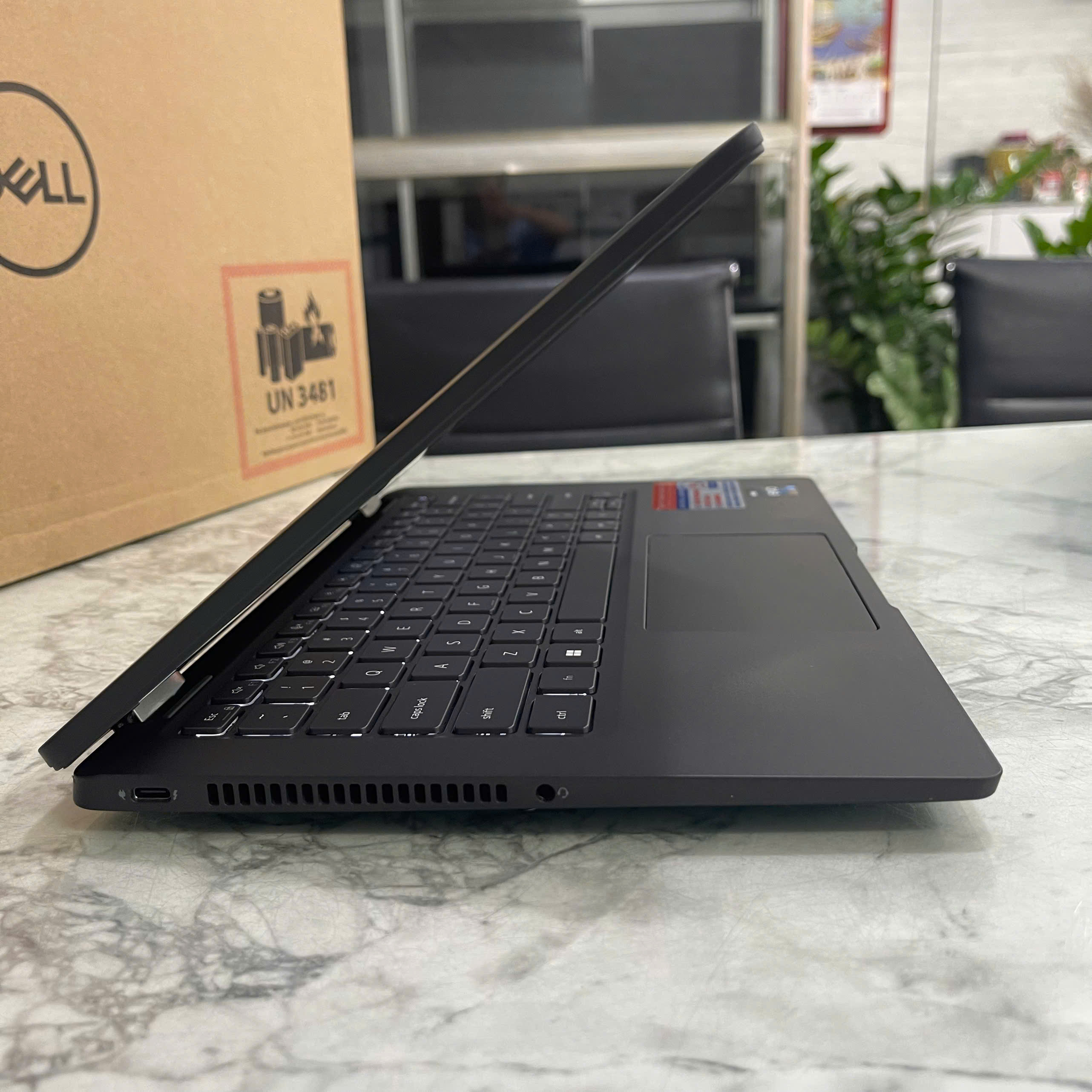 Dell Latitude 7430 2-In-1 Core I7-1255U Ram 16GB Ssd 512GB Màn Hình 14.0″ Inch IPS FullHD Ips Touch Xoay Gập 360