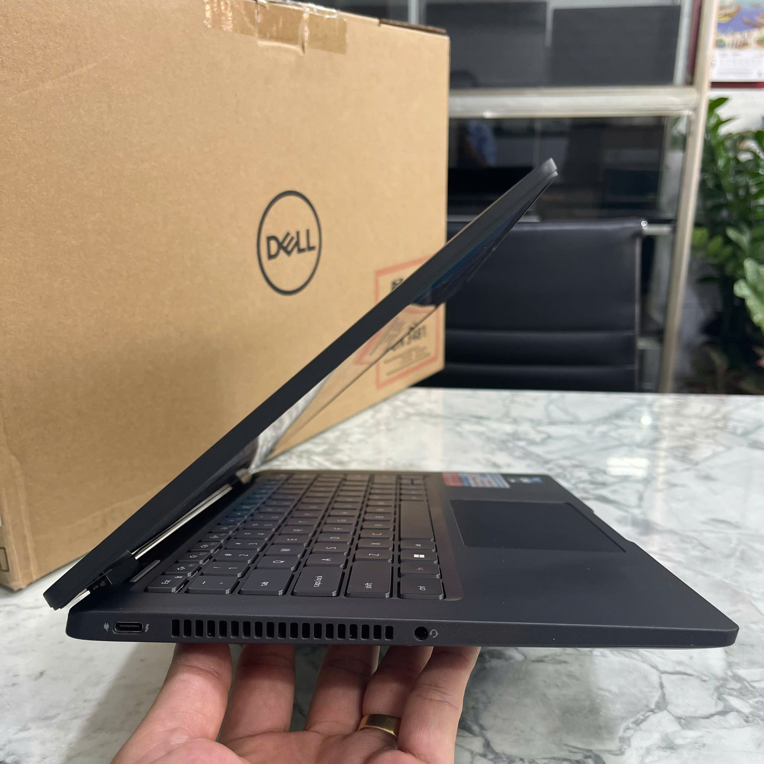 Dell Latitude 7430 2-In-1 Core I7-1255U Ram 16GB Ssd 512GB Màn Hình 14.0″ Inch IPS FullHD Ips Touch Xoay Gập 360