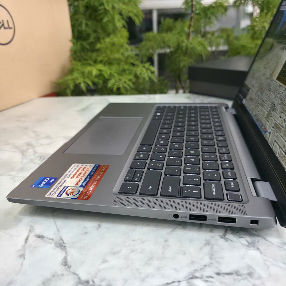Dell Latitude 7440 Máy LikeNew - Vỏ Nhôm Nguyên Khối CORE I7-1365U RAM 32GB SSD 256GB MÀN HÌNH : 14 Inch 2.5K Touch